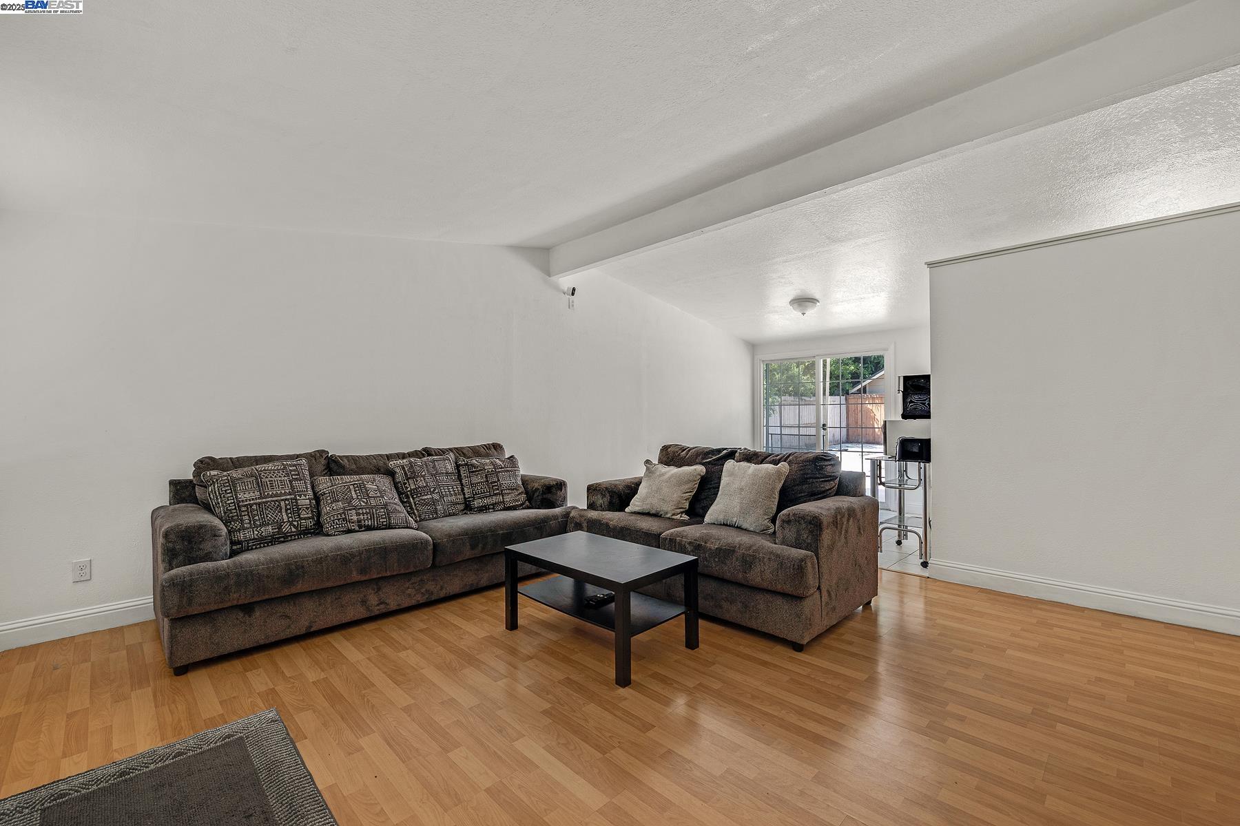 Detail Gallery Image 8 of 39 For 27629 Pompano Ave, Hayward,  CA 94544 - 3 Beds | 2 Baths