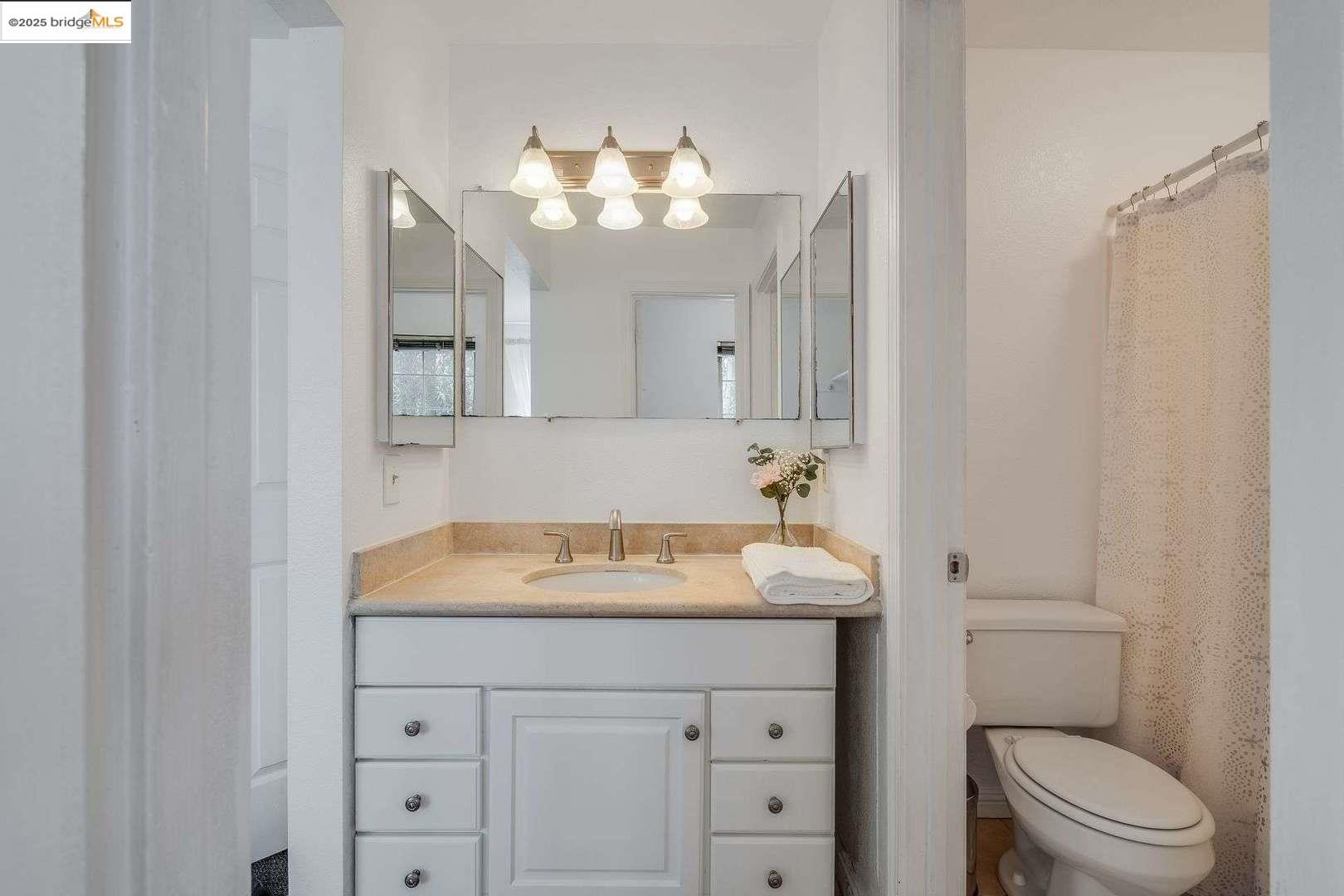 Detail Gallery Image 17 of 29 For 1486 Adeline St, Oakland,  CA 94607 - 3 Beds | 2/1 Baths