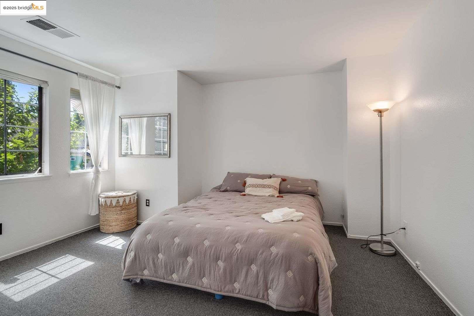 Detail Gallery Image 14 of 29 For 1486 Adeline St, Oakland,  CA 94607 - 3 Beds | 2/1 Baths
