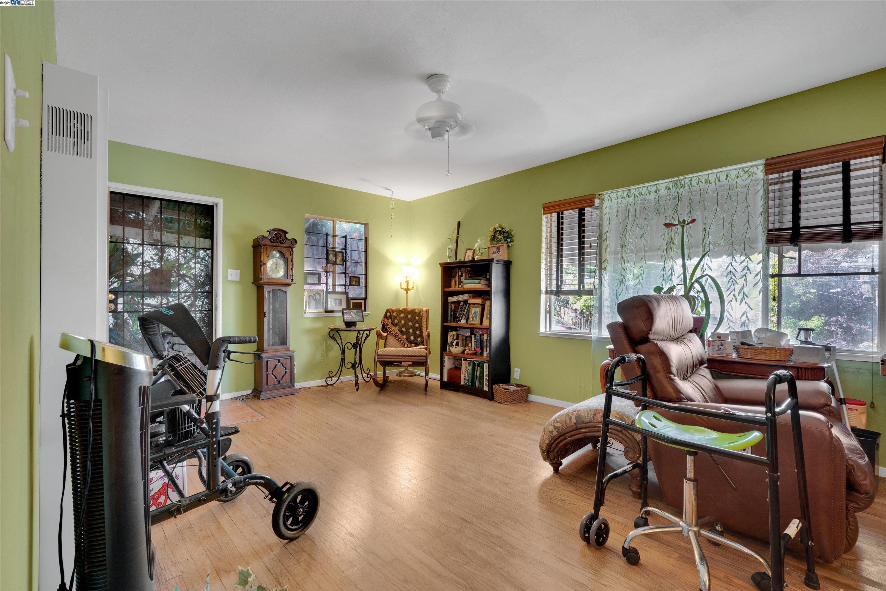 Detail Gallery Image 11 of 28 For 1916 E 30th St, Oakland,  CA 94606 - – Beds | – Baths