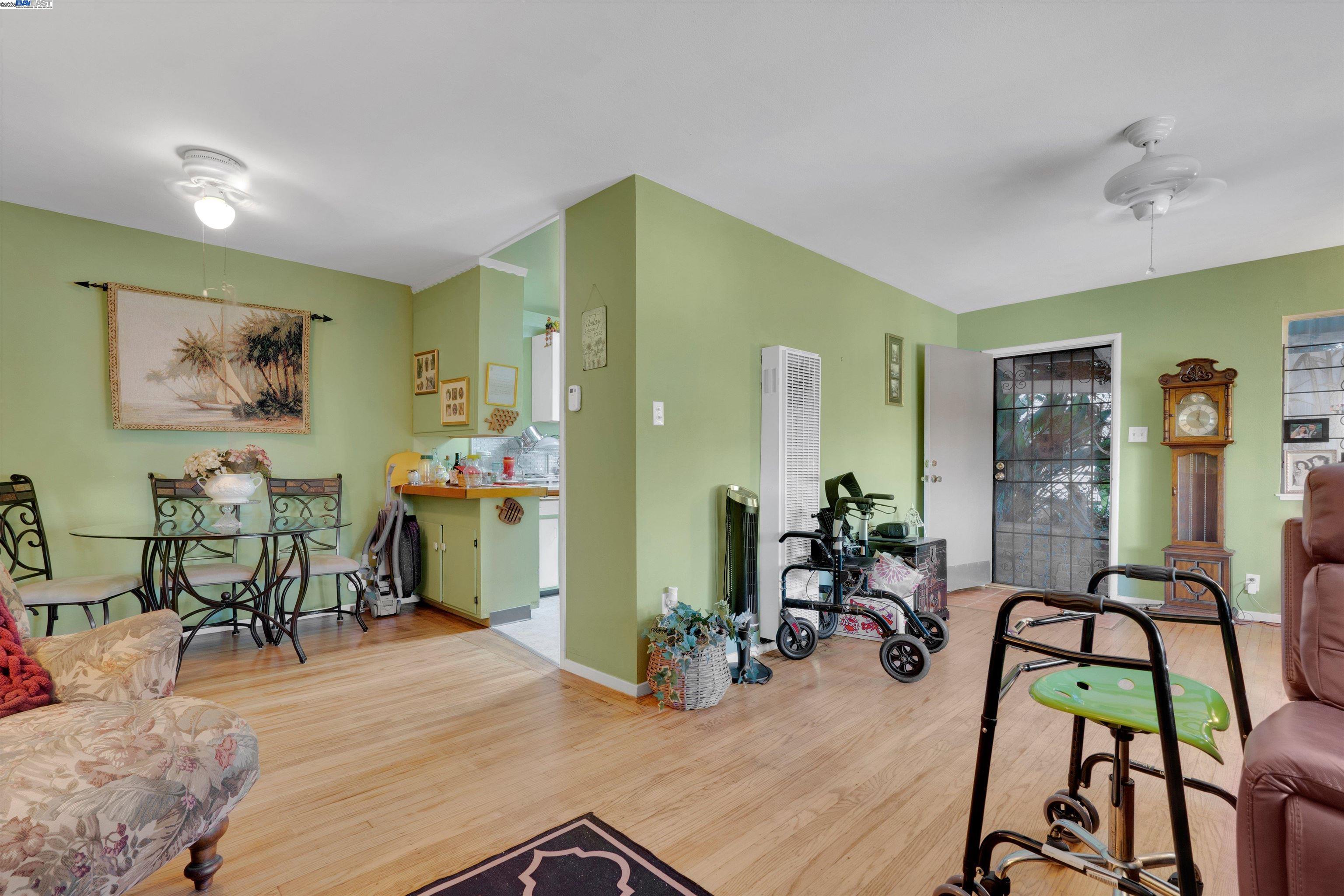 Detail Gallery Image 12 of 28 For 1916 E 30th St, Oakland,  CA 94606 - – Beds | – Baths