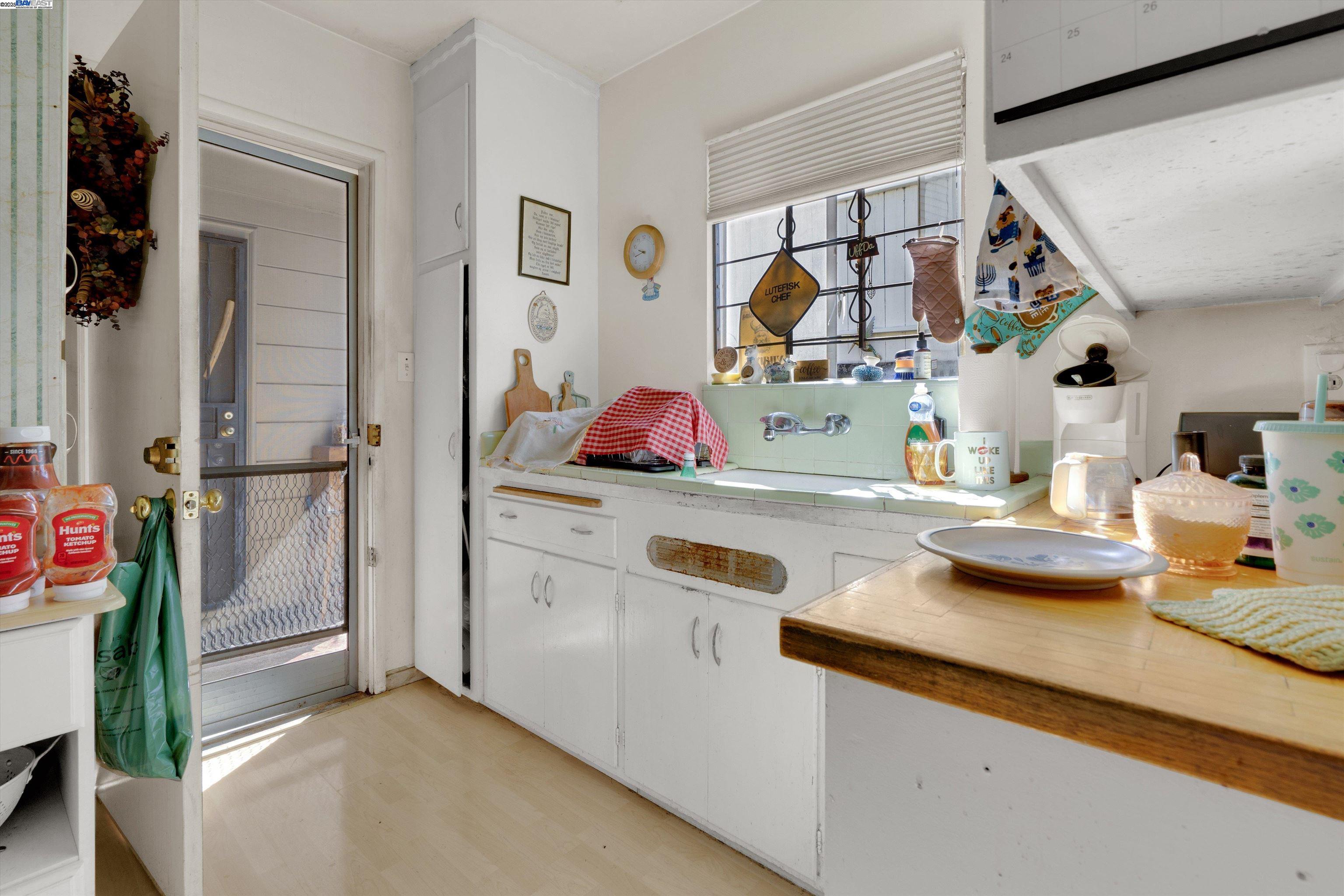 Detail Gallery Image 19 of 28 For 1916 E 30th St, Oakland,  CA 94606 - – Beds | – Baths