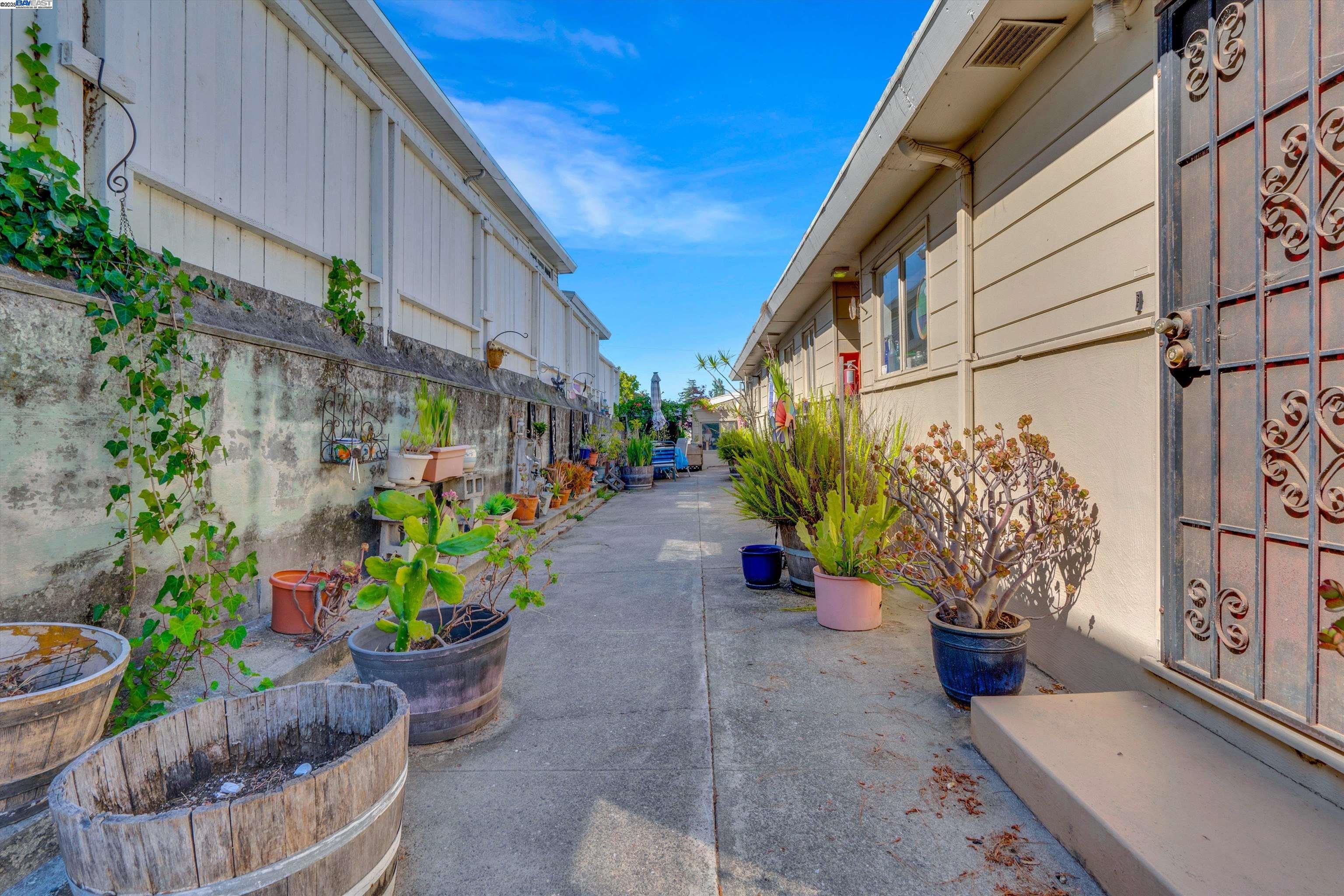 Detail Gallery Image 25 of 28 For 1916 E 30th St, Oakland,  CA 94606 - – Beds | – Baths