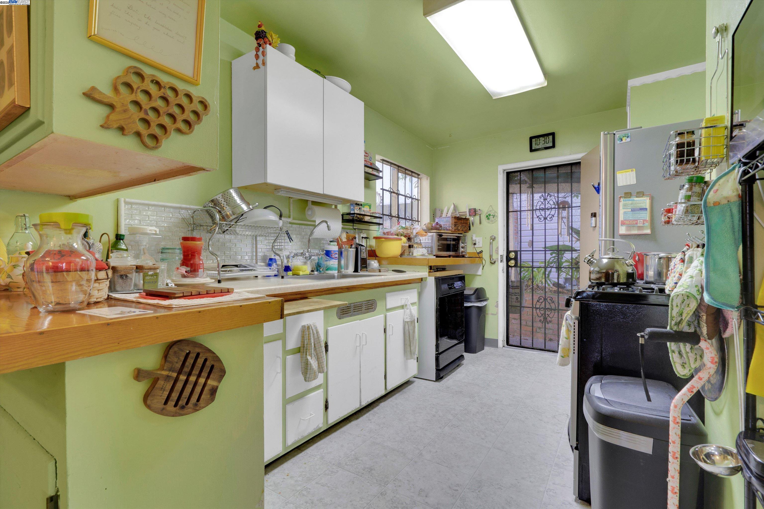 Detail Gallery Image 7 of 28 For 1916 E 30th St, Oakland,  CA 94606 - – Beds | – Baths