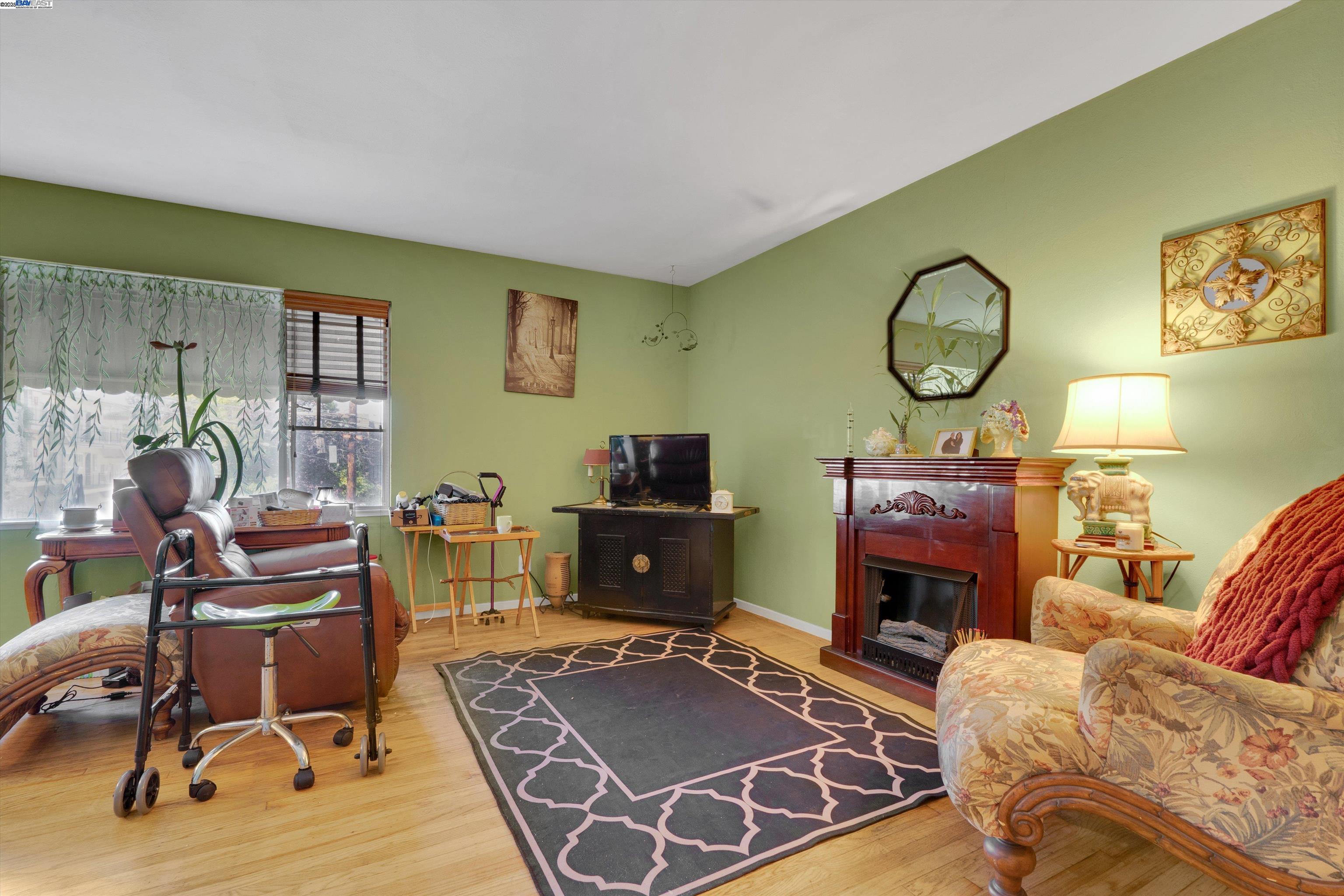 Detail Gallery Image 10 of 28 For 1916 E 30th St, Oakland,  CA 94606 - – Beds | – Baths