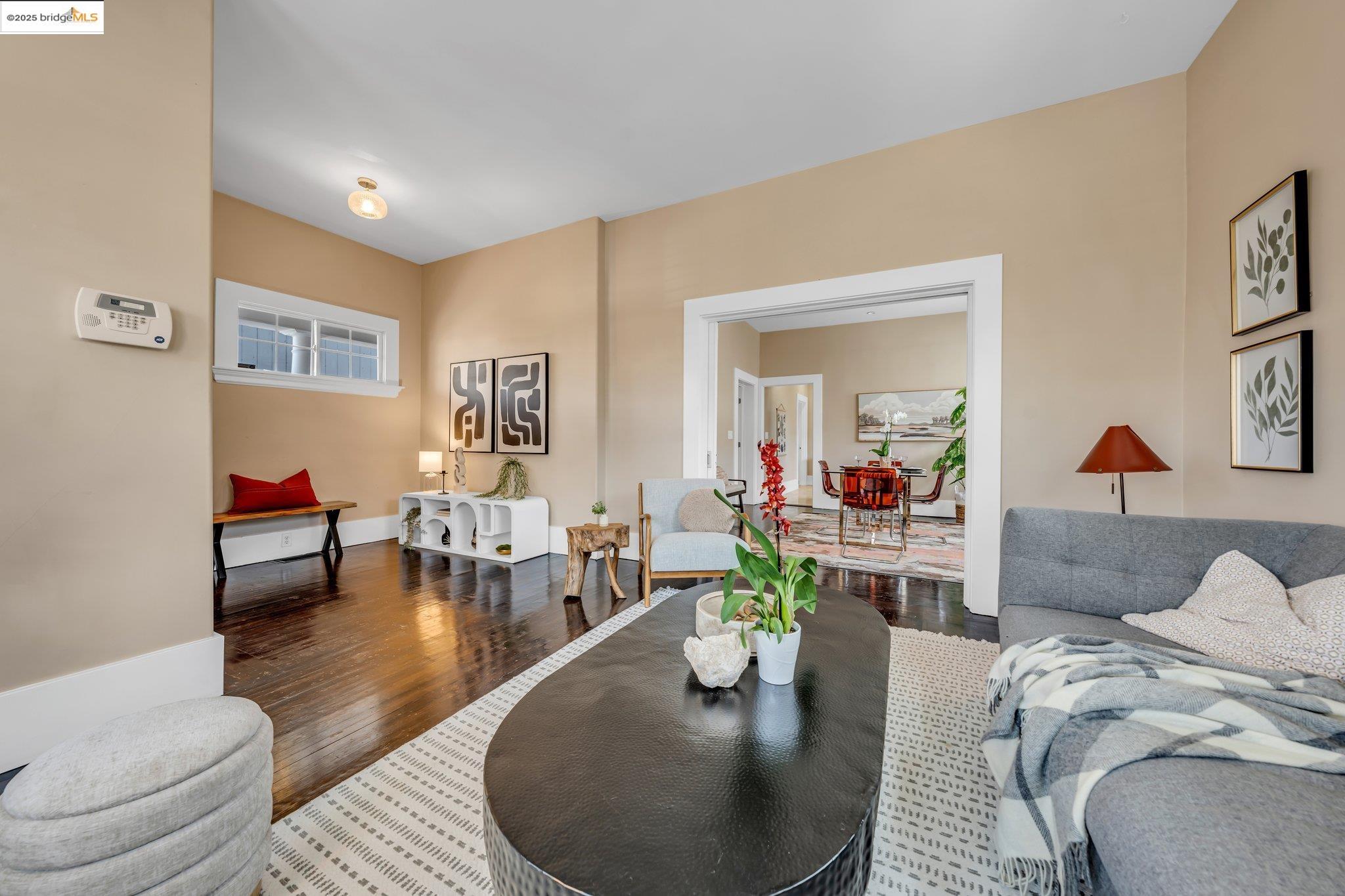 Detail Gallery Image 14 of 60 For 953 34th St, Oakland,  CA 94608 - 3 Beds | 2/1 Baths