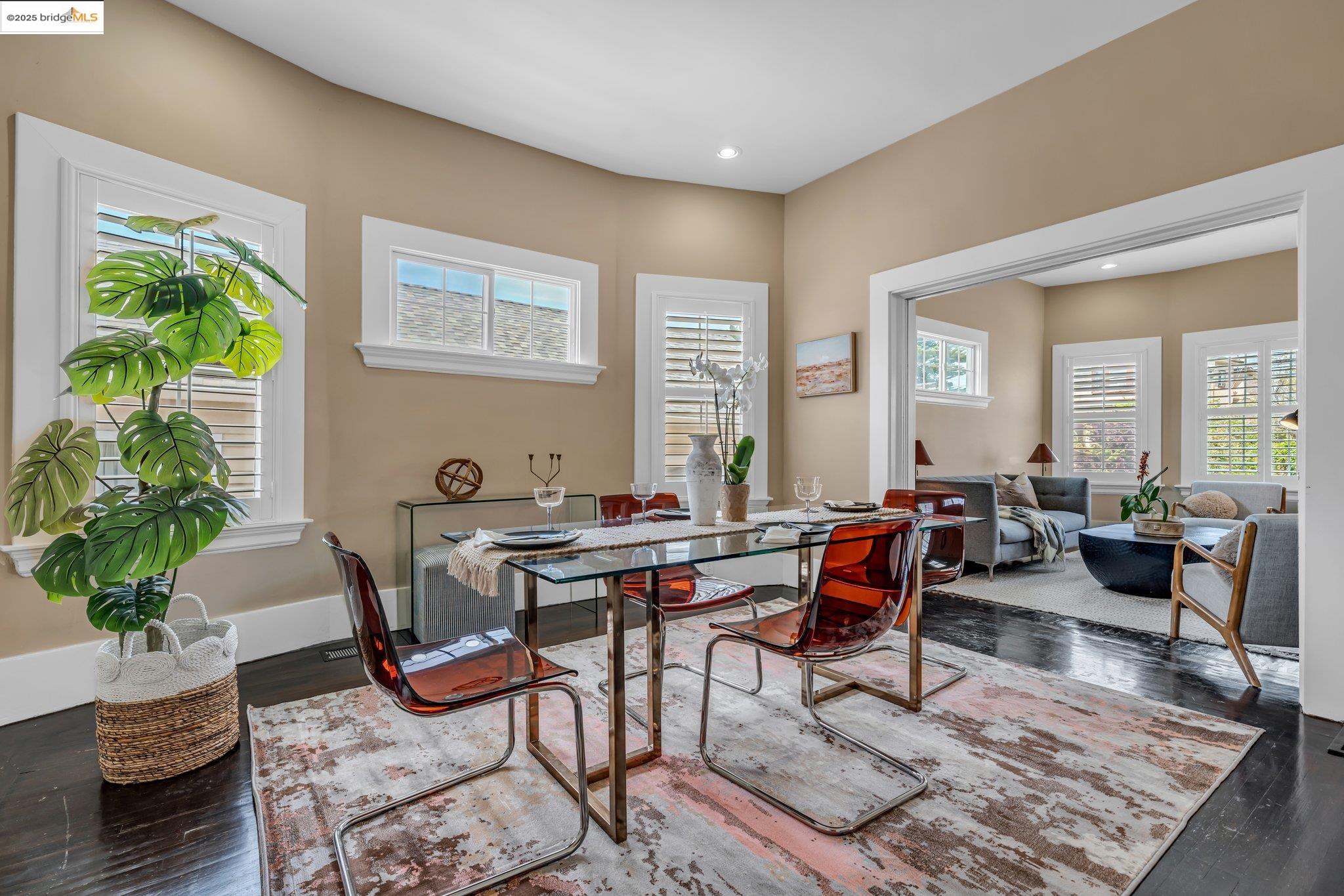 Detail Gallery Image 18 of 60 For 953 34th St, Oakland,  CA 94608 - 3 Beds | 2/1 Baths