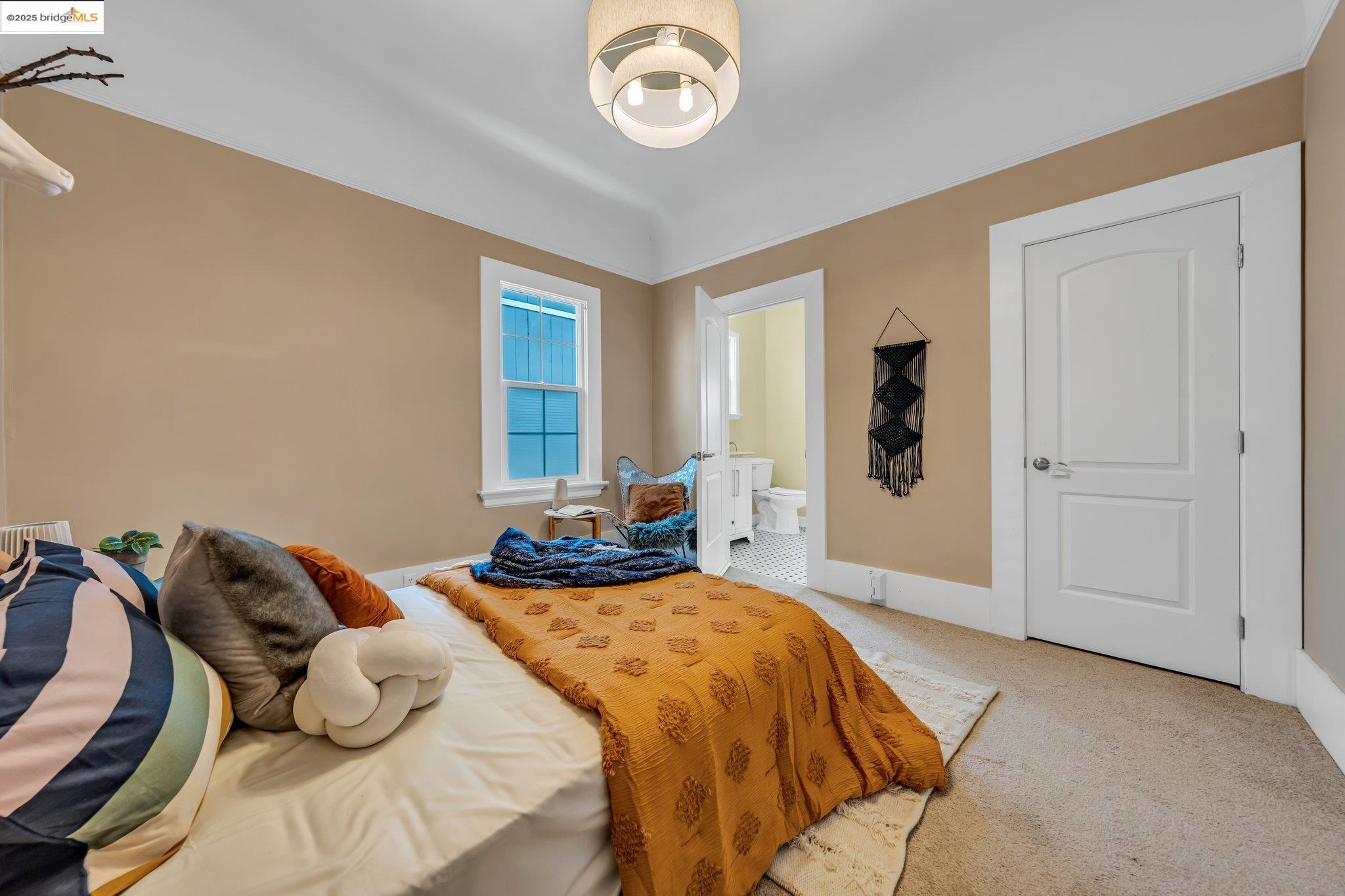 Detail Gallery Image 21 of 60 For 953 34th St, Oakland,  CA 94608 - 3 Beds | 2/1 Baths