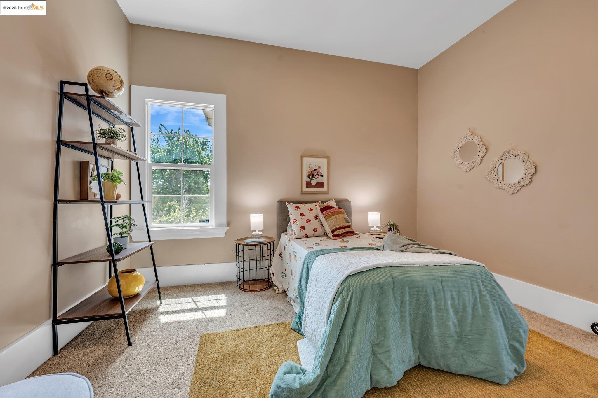 Detail Gallery Image 24 of 60 For 953 34th St, Oakland,  CA 94608 - 3 Beds | 2/1 Baths