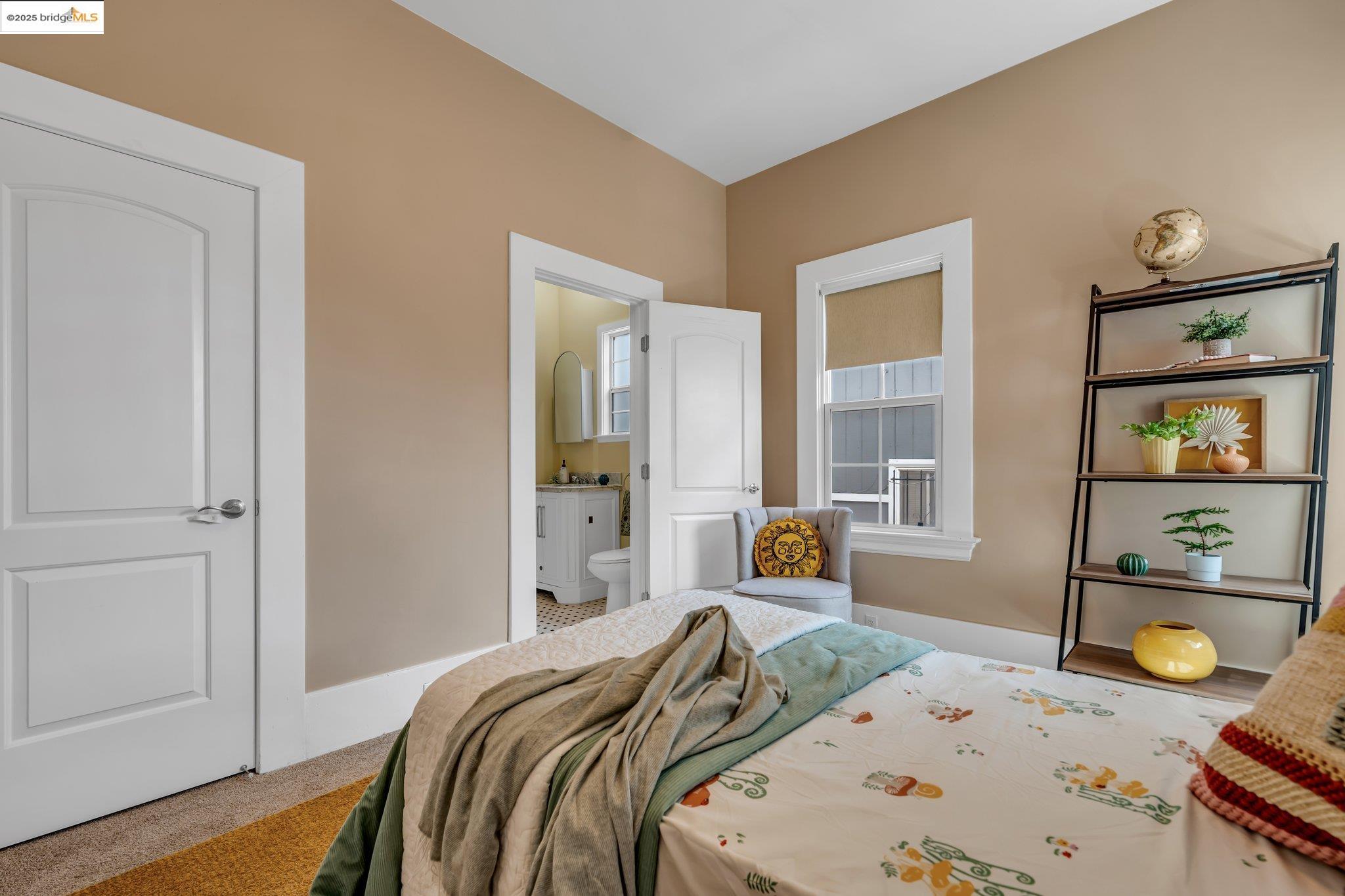 Detail Gallery Image 25 of 60 For 953 34th St, Oakland,  CA 94608 - 3 Beds | 2/1 Baths