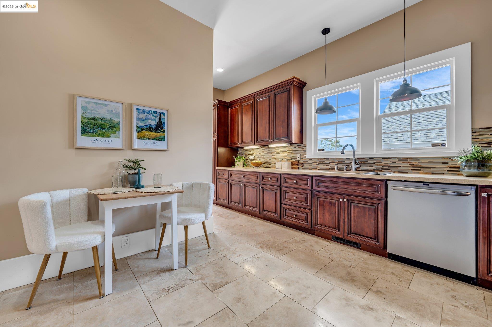 Detail Gallery Image 26 of 60 For 953 34th St, Oakland,  CA 94608 - 3 Beds | 2/1 Baths