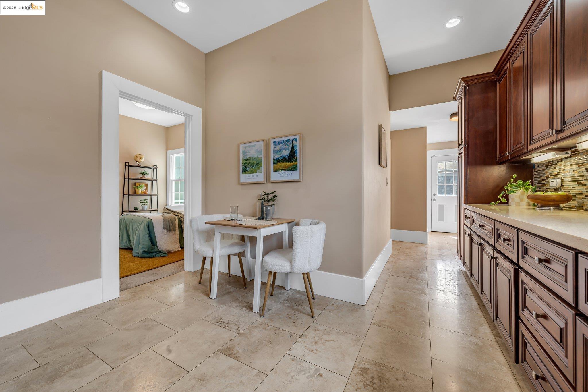 Detail Gallery Image 27 of 60 For 953 34th St, Oakland,  CA 94608 - 3 Beds | 2/1 Baths