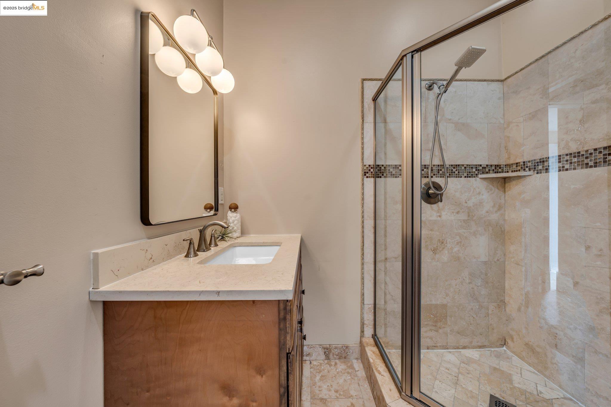 Detail Gallery Image 30 of 60 For 953 34th St, Oakland,  CA 94608 - 3 Beds | 2/1 Baths