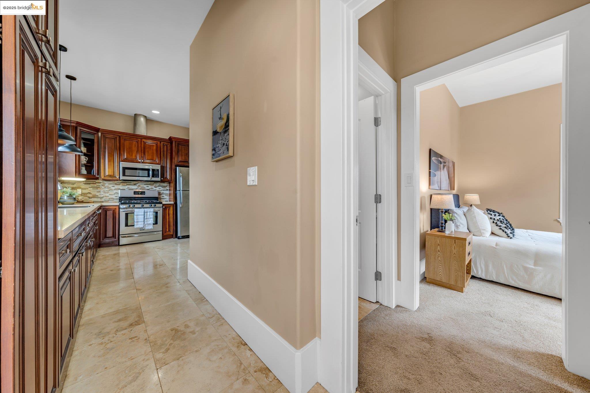 Detail Gallery Image 31 of 60 For 953 34th St, Oakland,  CA 94608 - 3 Beds | 2/1 Baths