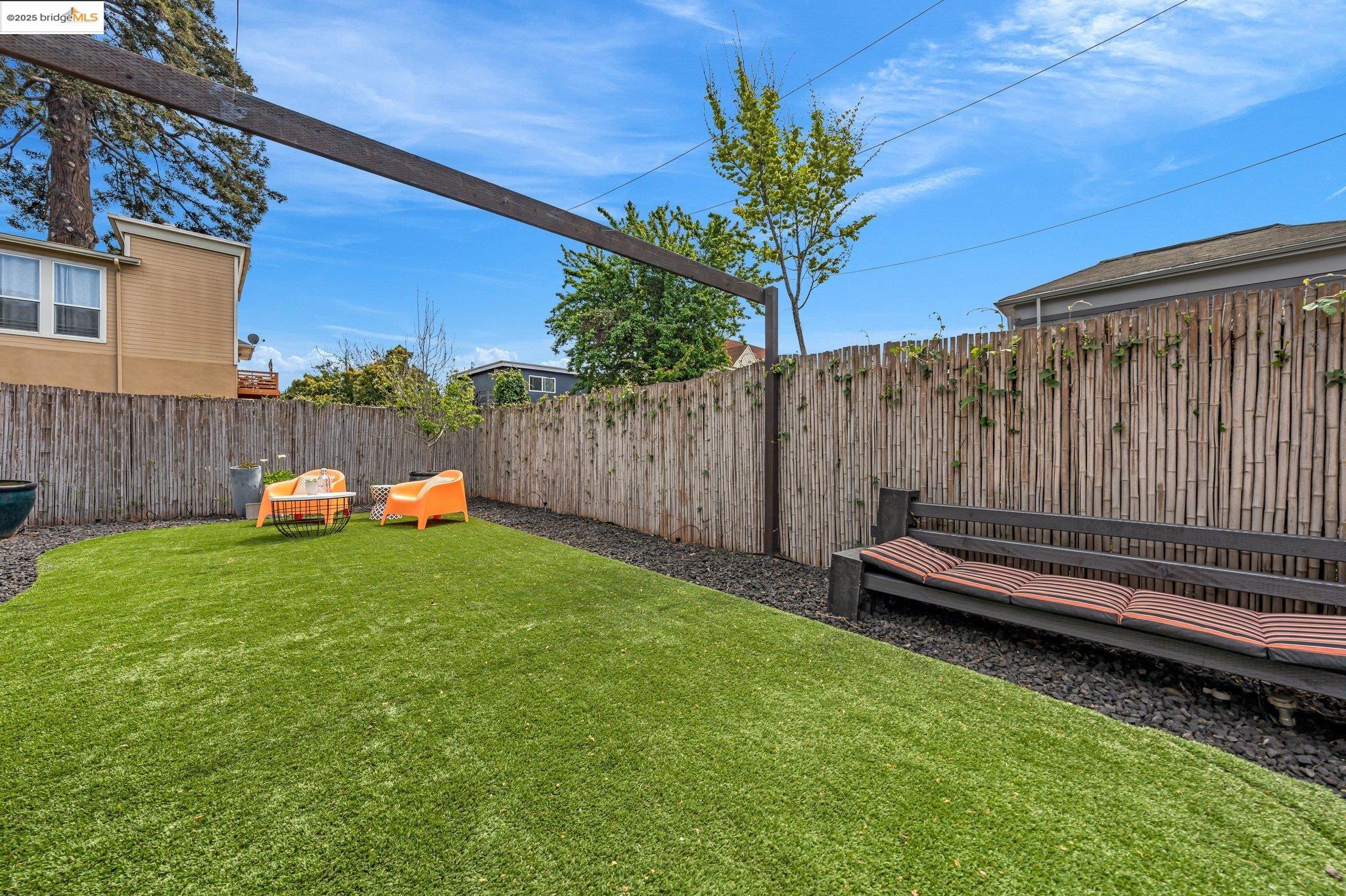 Detail Gallery Image 40 of 60 For 953 34th St, Oakland,  CA 94608 - 3 Beds | 2/1 Baths