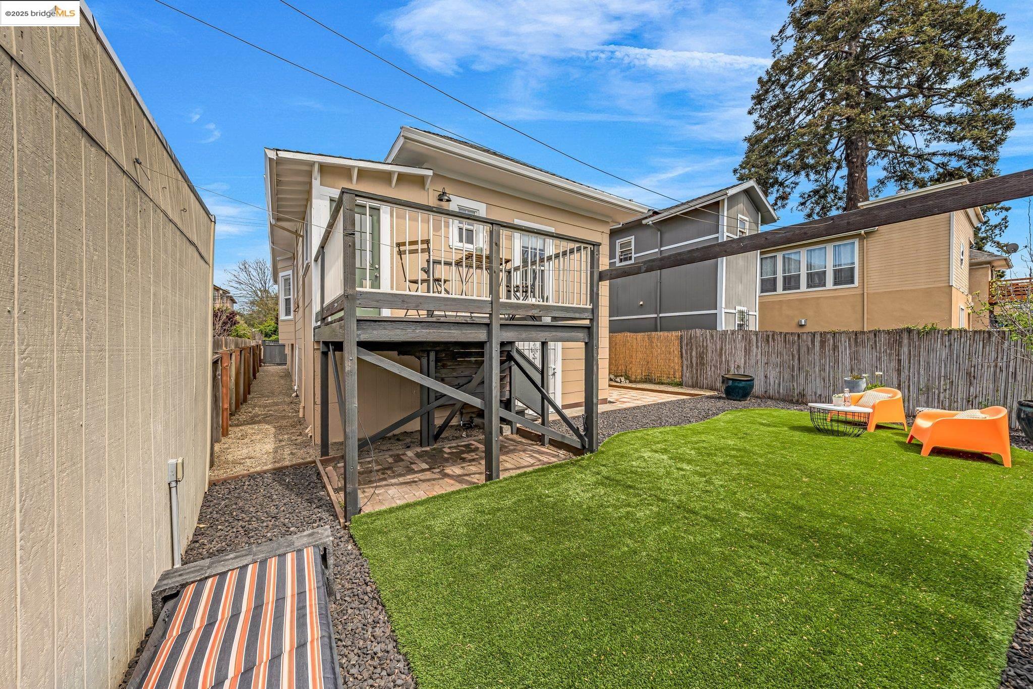 Detail Gallery Image 41 of 60 For 953 34th St, Oakland,  CA 94608 - 3 Beds | 2/1 Baths