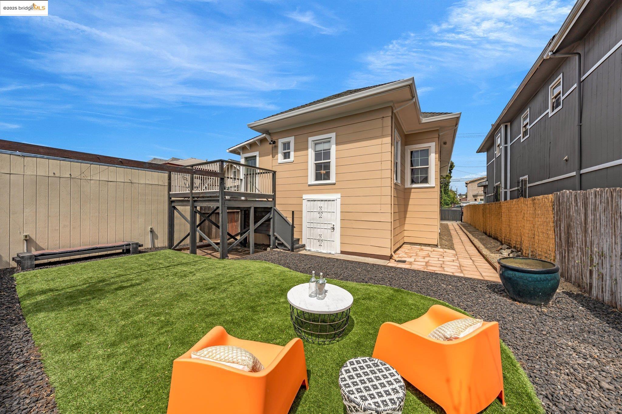 Detail Gallery Image 42 of 60 For 953 34th St, Oakland,  CA 94608 - 3 Beds | 2/1 Baths