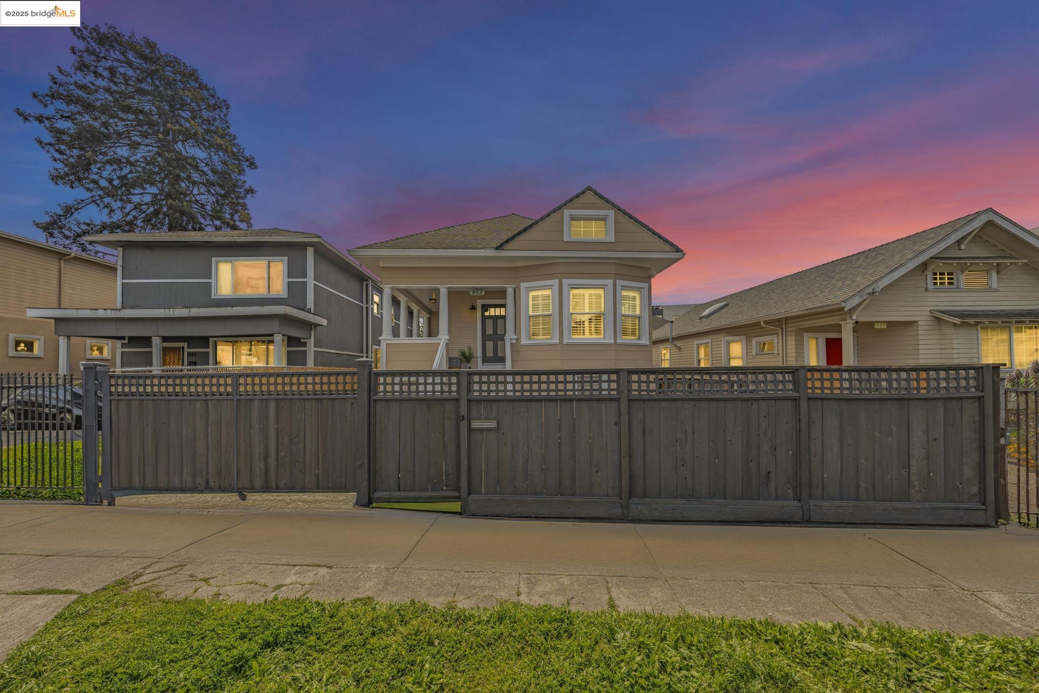 Detail Gallery Image 43 of 60 For 953 34th St, Oakland,  CA 94608 - 3 Beds | 2/1 Baths