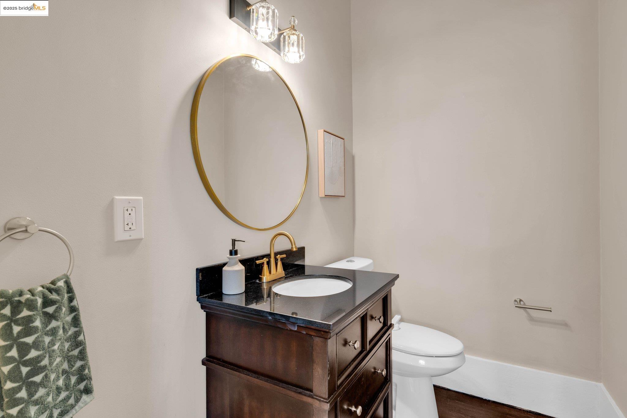 Detail Gallery Image 51 of 60 For 953 34th St, Oakland,  CA 94608 - 3 Beds | 2/1 Baths