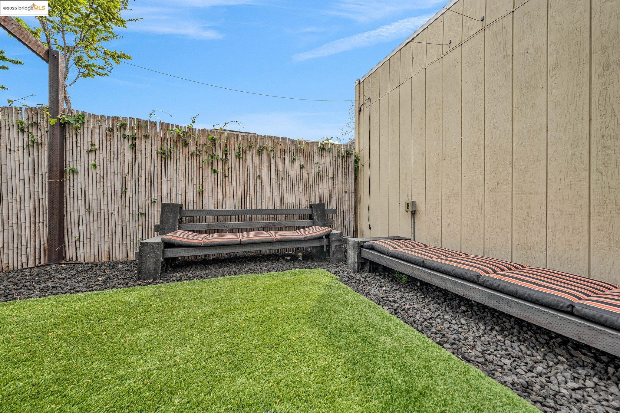 Detail Gallery Image 55 of 60 For 953 34th St, Oakland,  CA 94608 - 3 Beds | 2/1 Baths