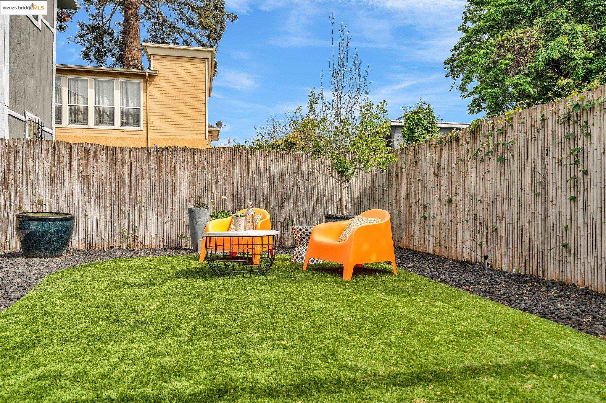 Detail Gallery Image 59 of 60 For 953 34th St, Oakland,  CA 94608 - 3 Beds | 2/1 Baths