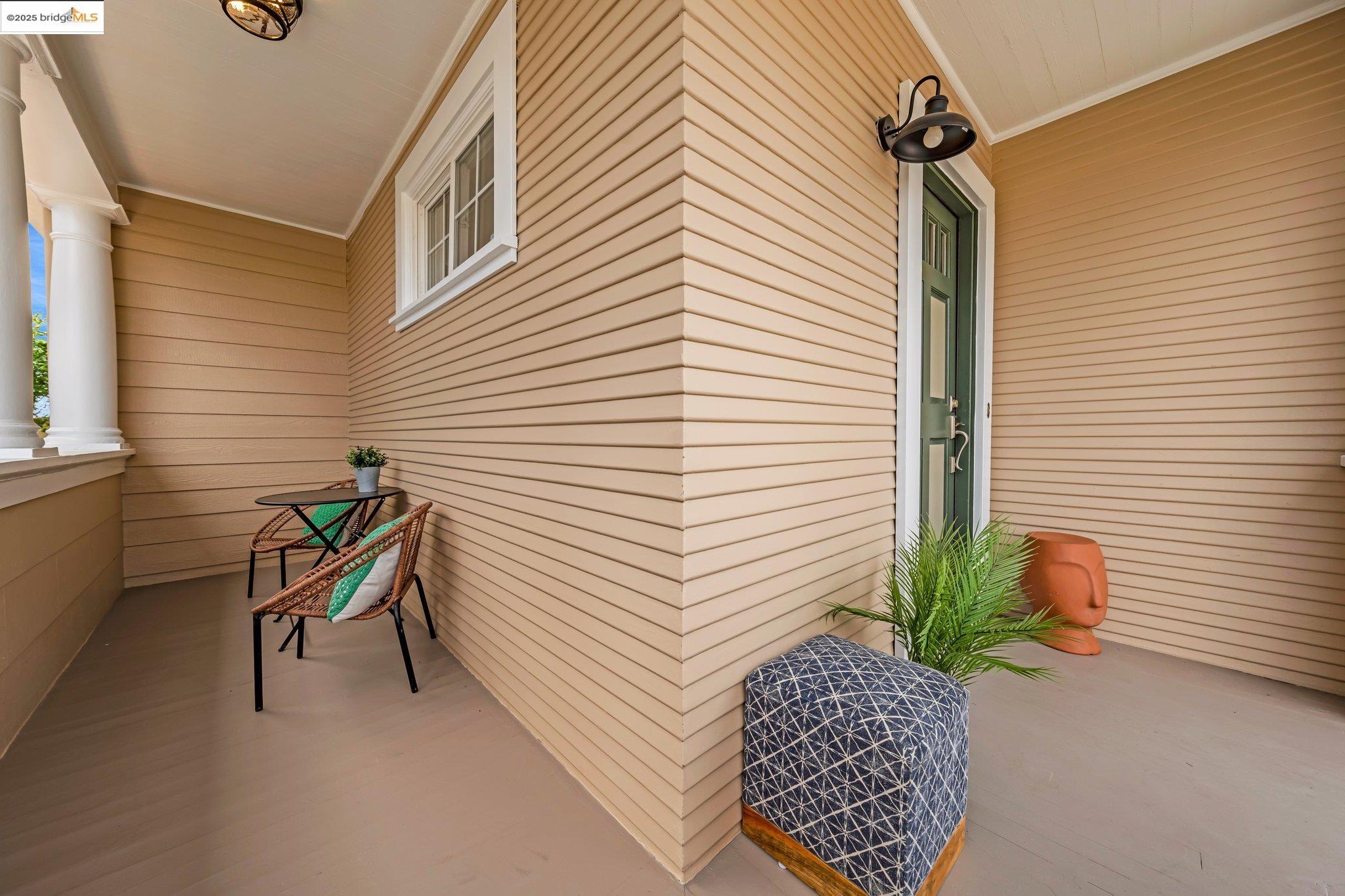 Detail Gallery Image 7 of 60 For 953 34th St, Oakland,  CA 94608 - 3 Beds | 2/1 Baths