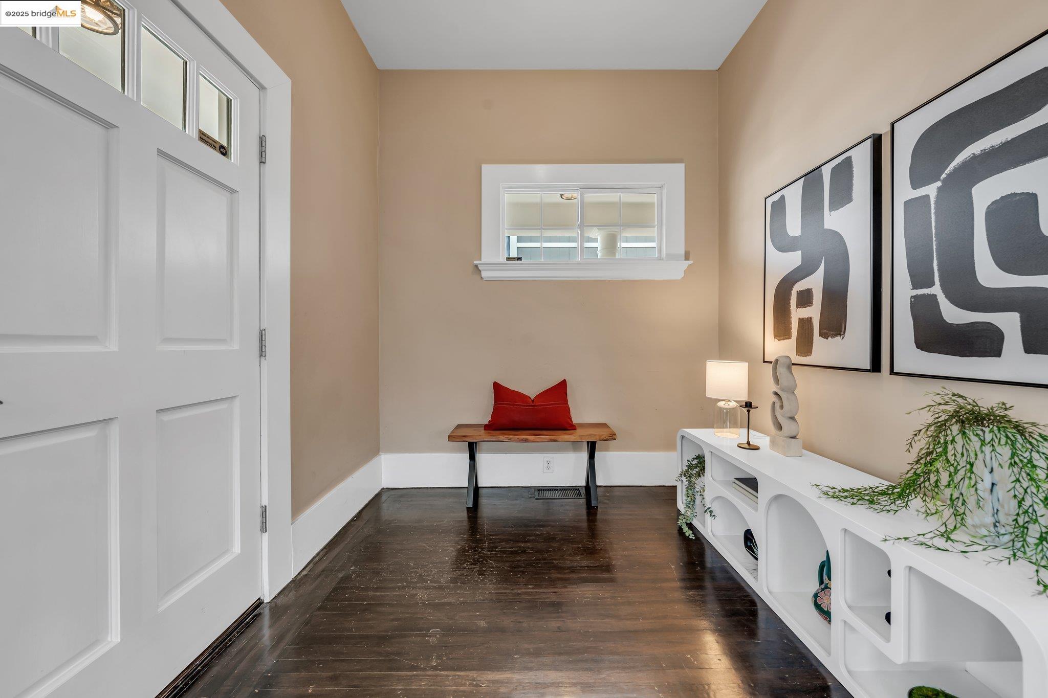 Detail Gallery Image 10 of 60 For 953 34th St, Oakland,  CA 94608 - 3 Beds | 2/1 Baths