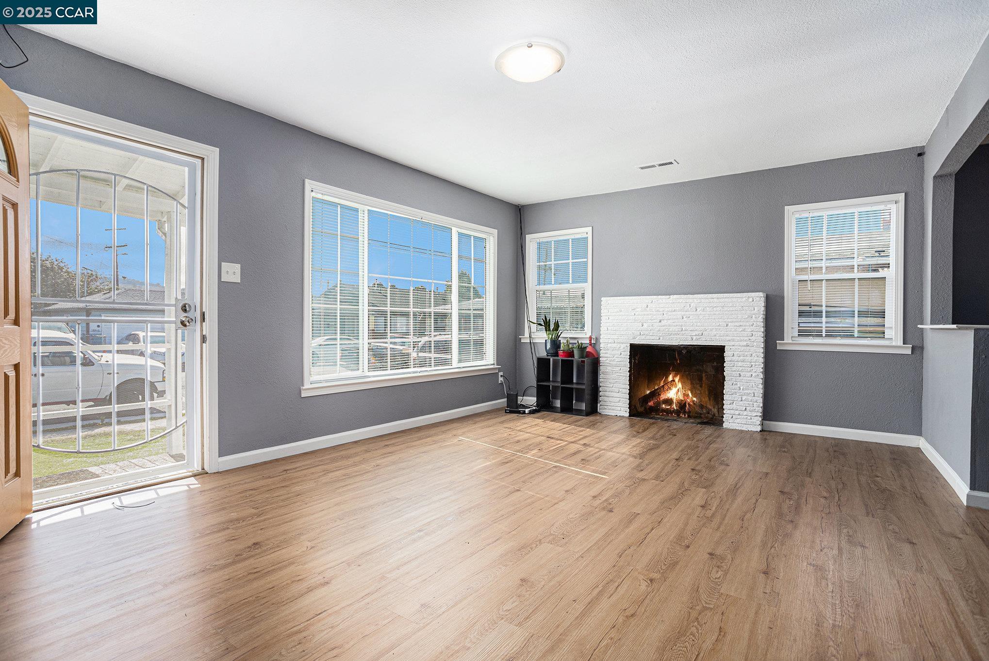 Detail Gallery Image 2 of 24 For 637 43rd St, Richmond,  CA 94805 - – Beds | – Baths