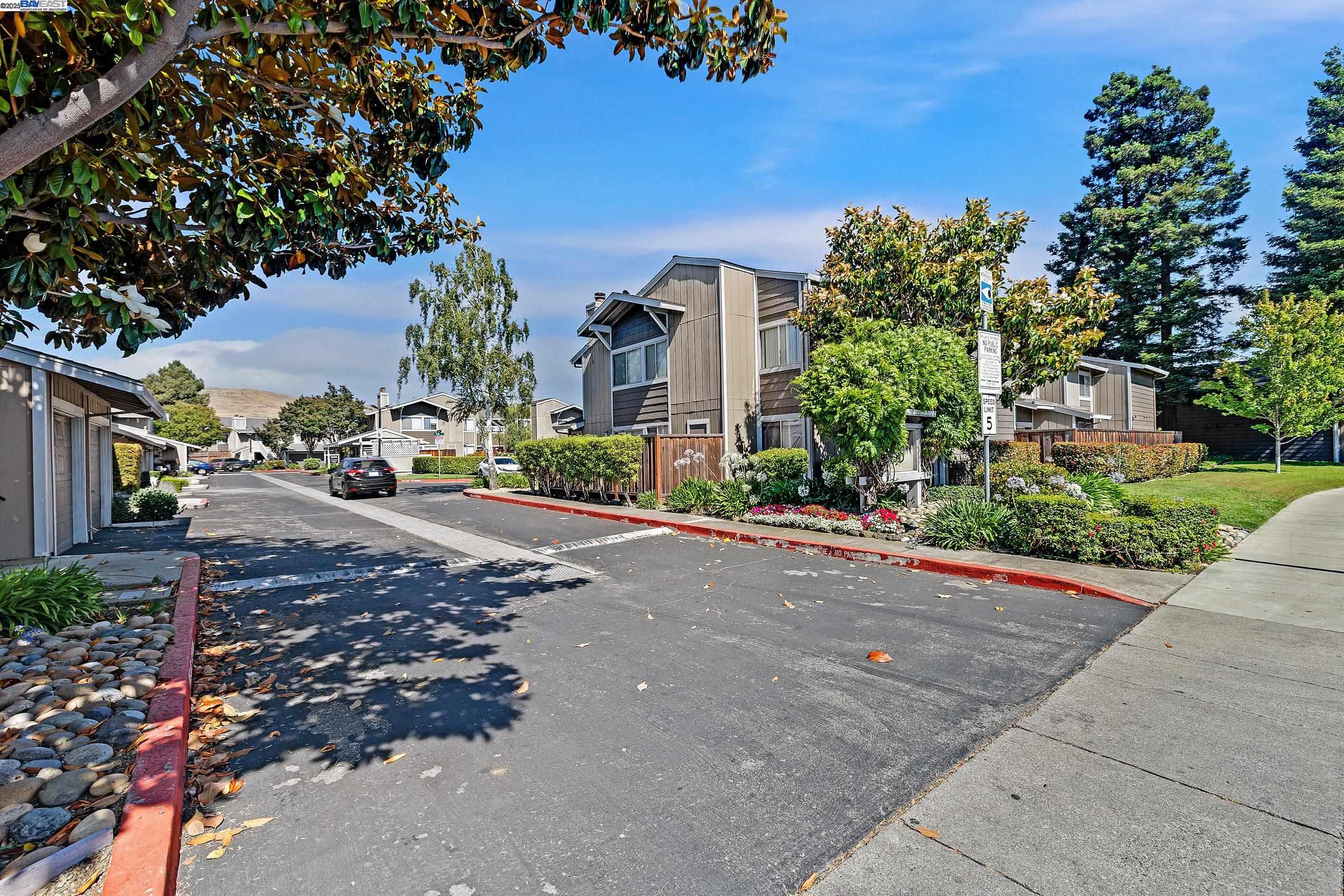 Detail Gallery Image 30 of 37 For 28325 Winn Ct #2,  Hayward,  CA 94544 - 2 Beds | 1 Baths