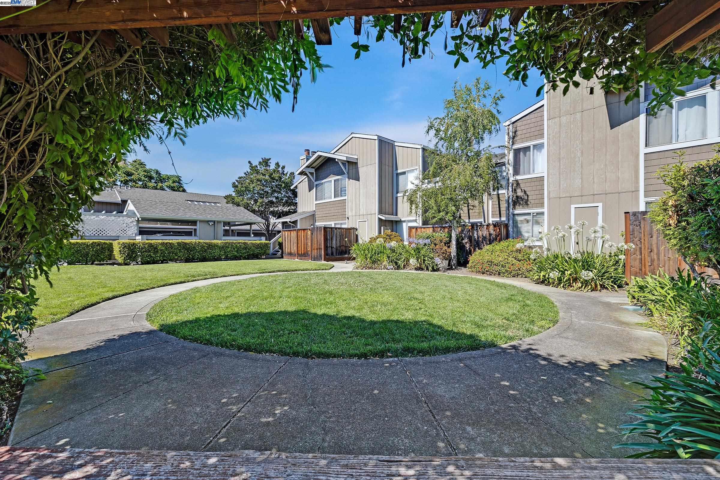 Detail Gallery Image 31 of 37 For 28325 Winn Ct #2,  Hayward,  CA 94544 - 2 Beds | 1 Baths