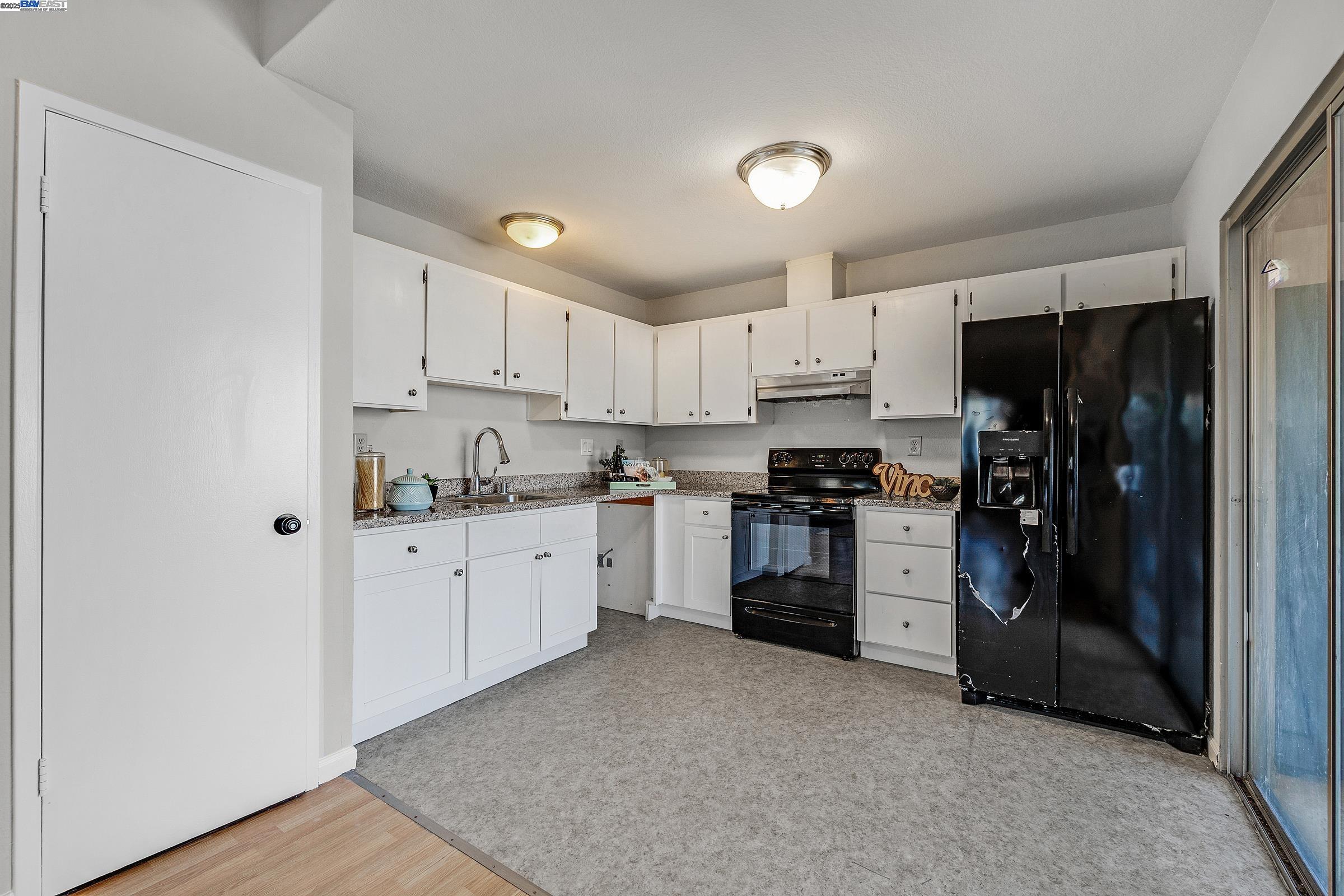 Detail Gallery Image 7 of 37 For 28325 Winn Ct #2,  Hayward,  CA 94544 - 2 Beds | 1 Baths