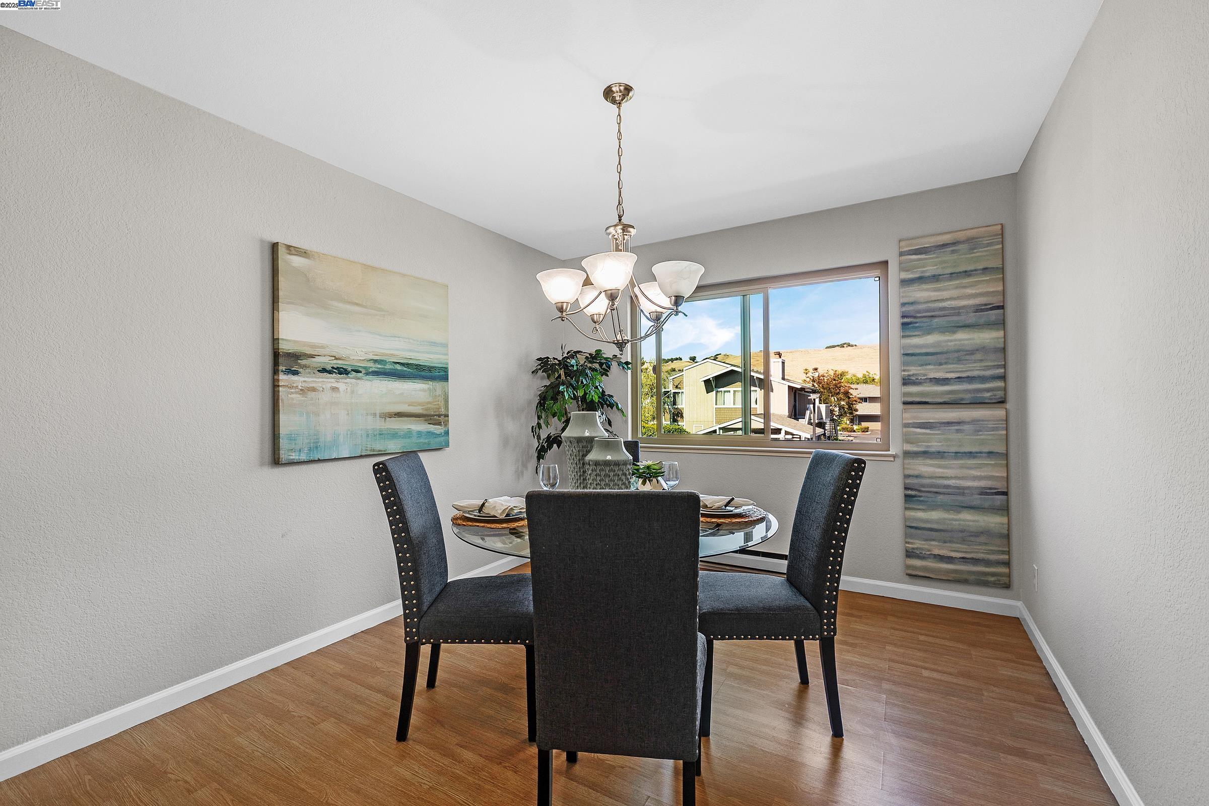 Detail Gallery Image 8 of 37 For 28325 Winn Ct #2,  Hayward,  CA 94544 - 2 Beds | 1 Baths