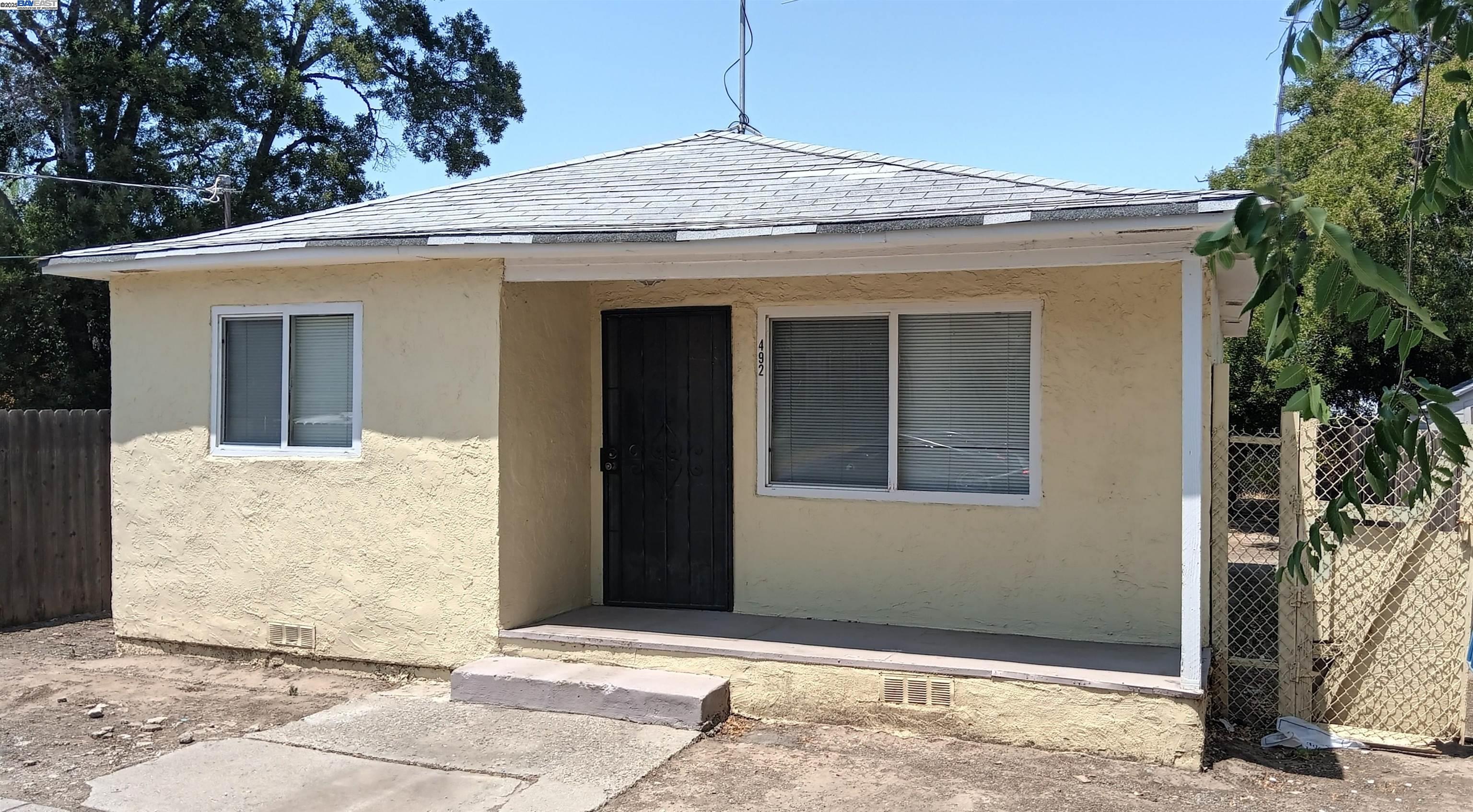 Detail Gallery Image 1 of 1 For 492 Pullman Ave, Bay Point,  CA 94565 - 2 Beds | 1 Baths