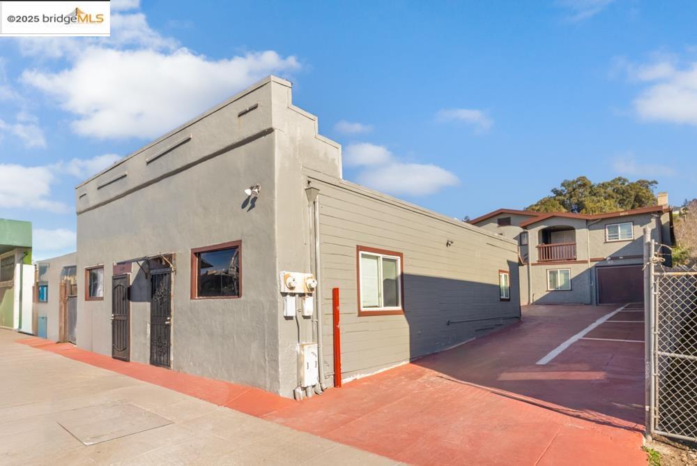 Detail Gallery Image 8 of 25 For 8016 Macarthur Blvd, Oakland,  CA 94605 - – Beds | – Baths