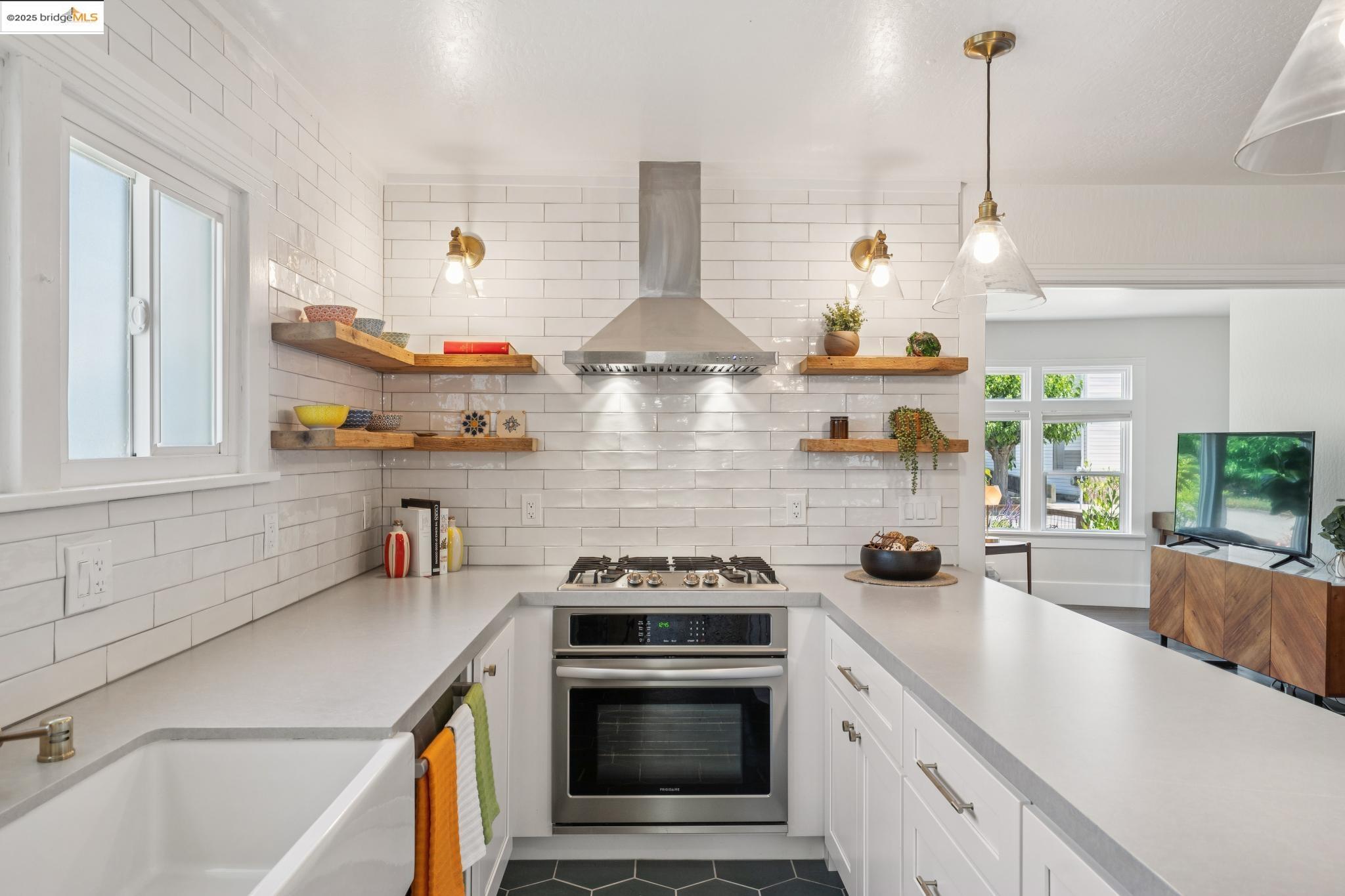 Detail Gallery Image 17 of 36 For 1120 Pine St, Martinez,  CA 94553 - 2 Beds | 1 Baths