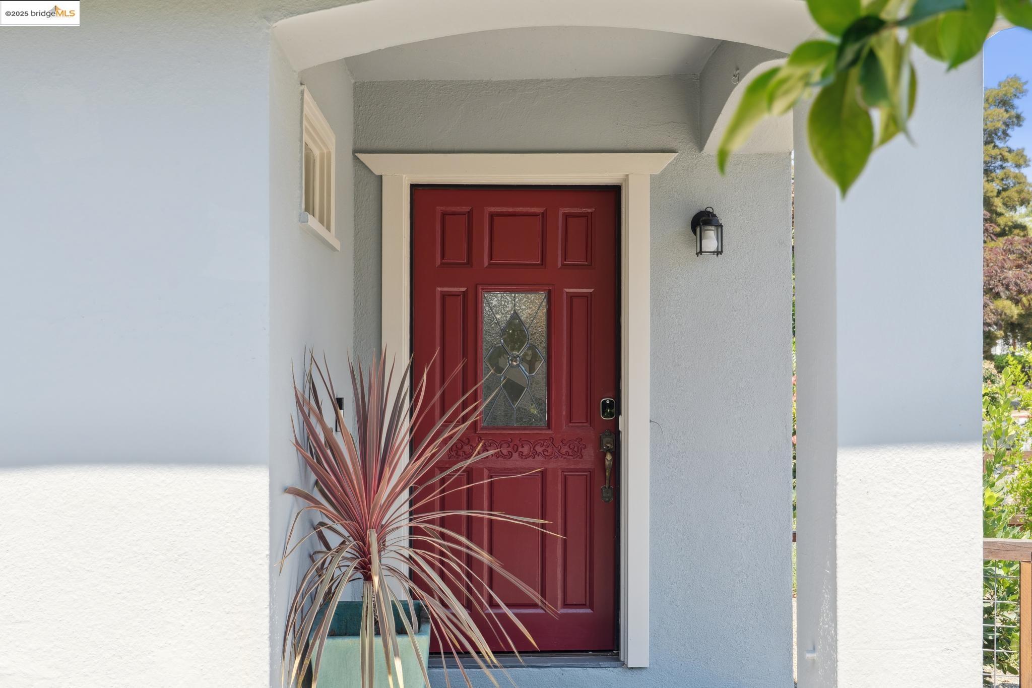 Detail Gallery Image 5 of 36 For 1120 Pine St, Martinez,  CA 94553 - 2 Beds | 1 Baths