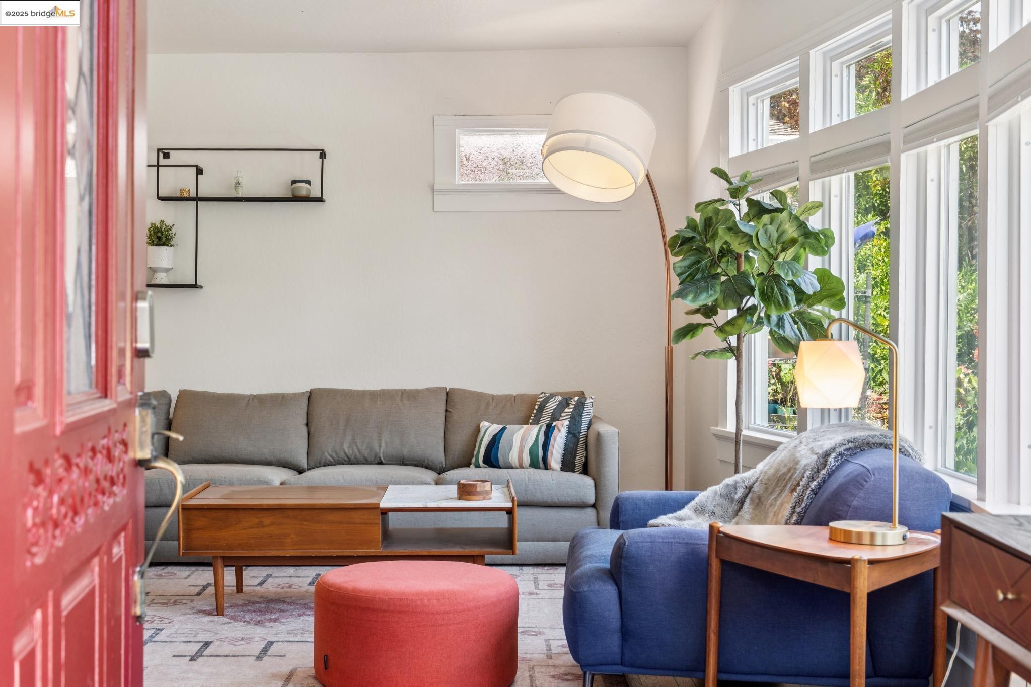 Detail Gallery Image 6 of 36 For 1120 Pine St, Martinez,  CA 94553 - 2 Beds | 1 Baths