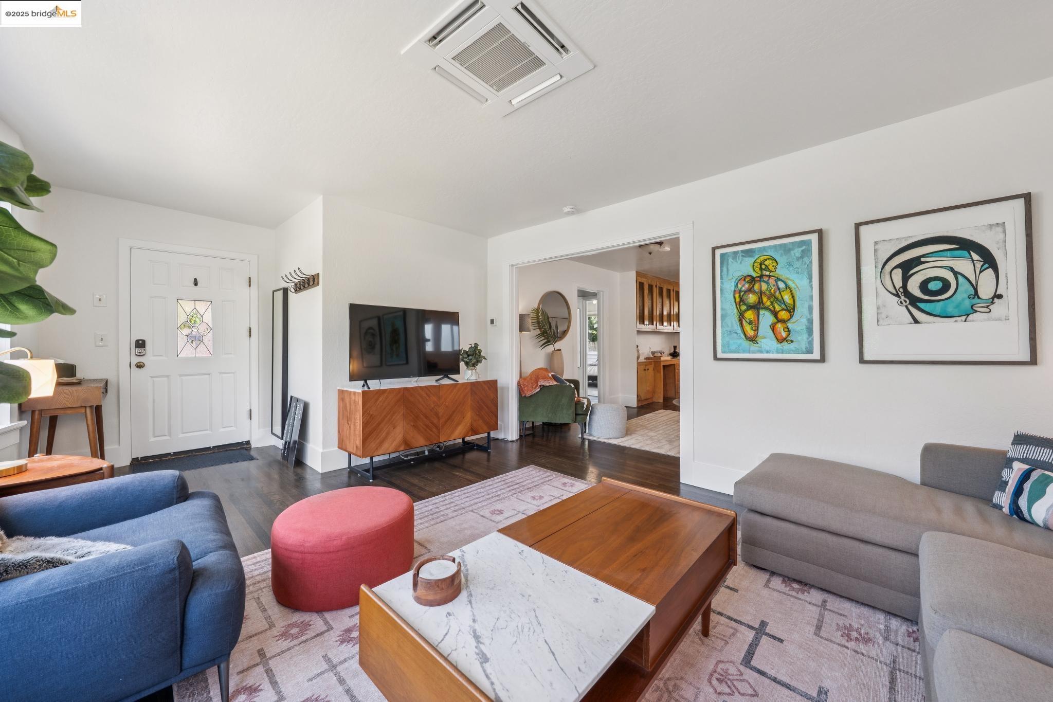 Detail Gallery Image 8 of 36 For 1120 Pine St, Martinez,  CA 94553 - 2 Beds | 1 Baths