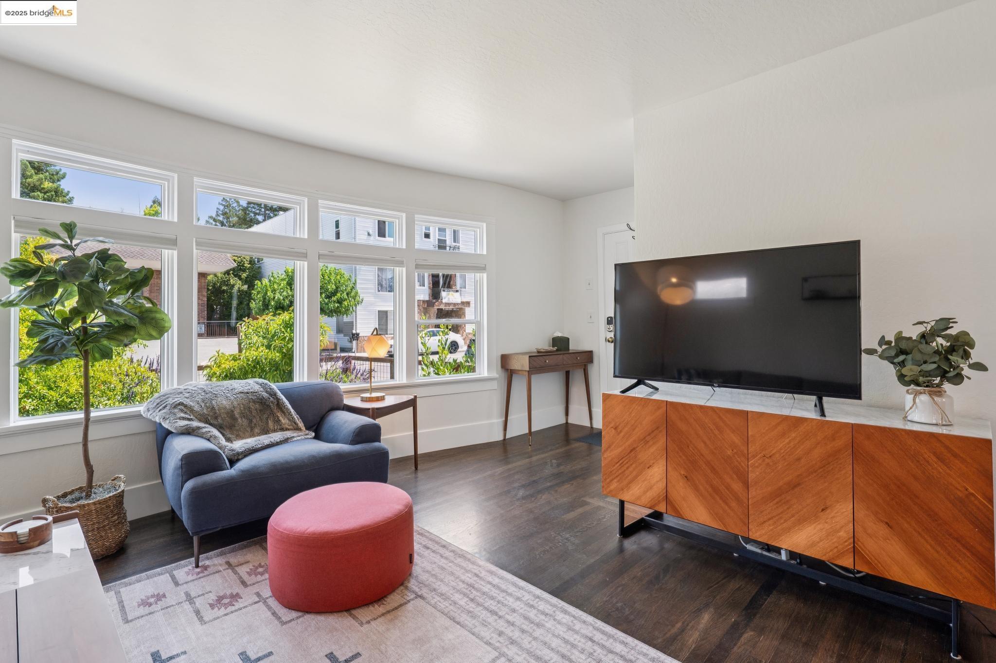 Detail Gallery Image 10 of 36 For 1120 Pine St, Martinez,  CA 94553 - 2 Beds | 1 Baths