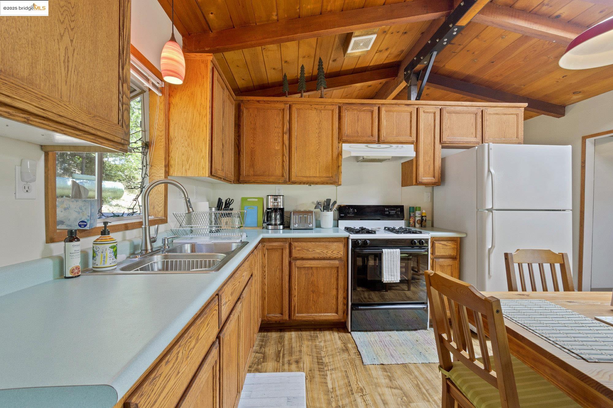 21815 Confidence Road, Twain Harte, California 95383, 2 Bedrooms Bedrooms, 3 Rooms Rooms,2 BathroomsBathrooms,Residential,For Sale,21815 Confidence Road,41104849