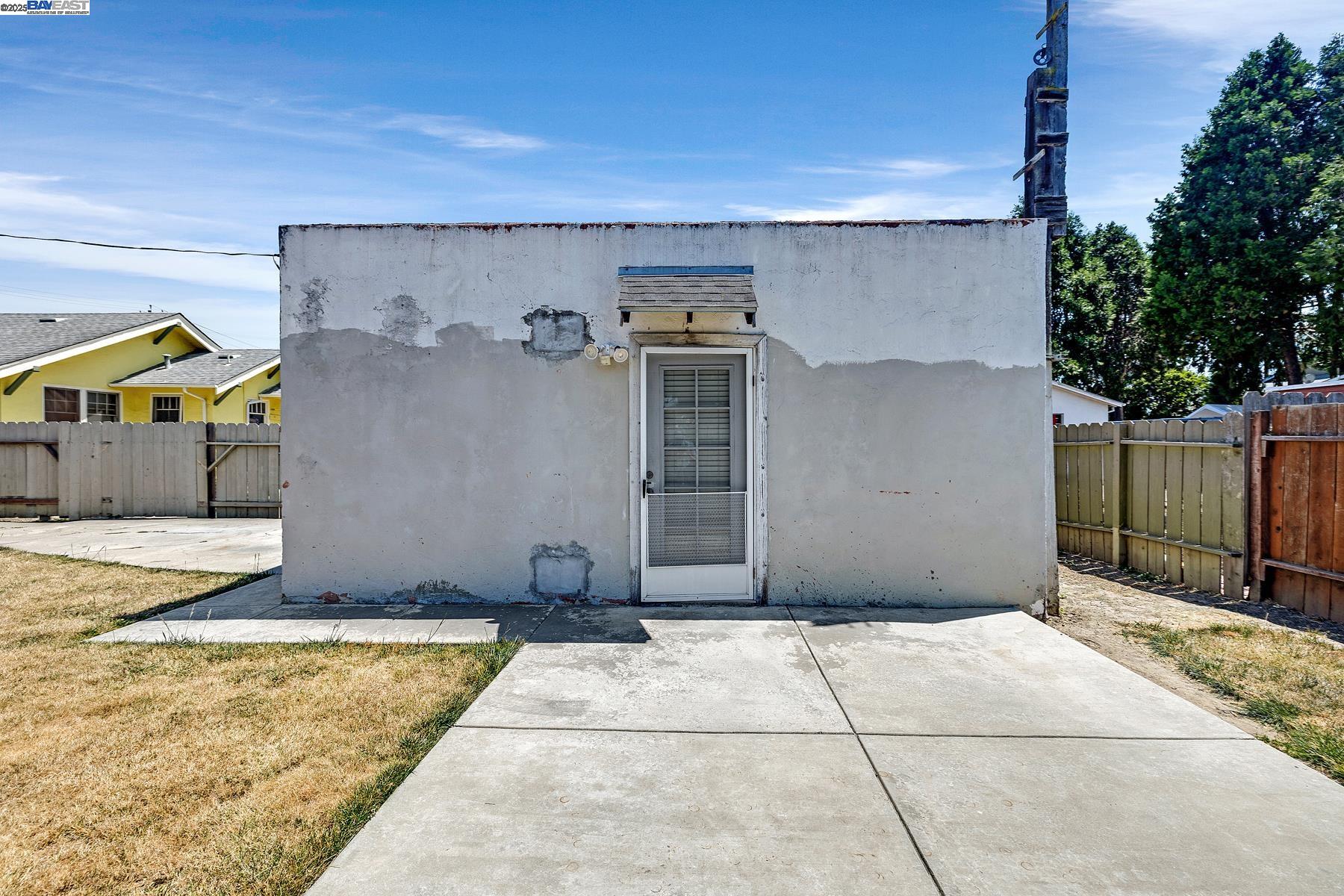 1755 Washington Ave, San Leandro, California 94577, ,Commercial Sale,For Sale,1755 Washington Ave,41104852