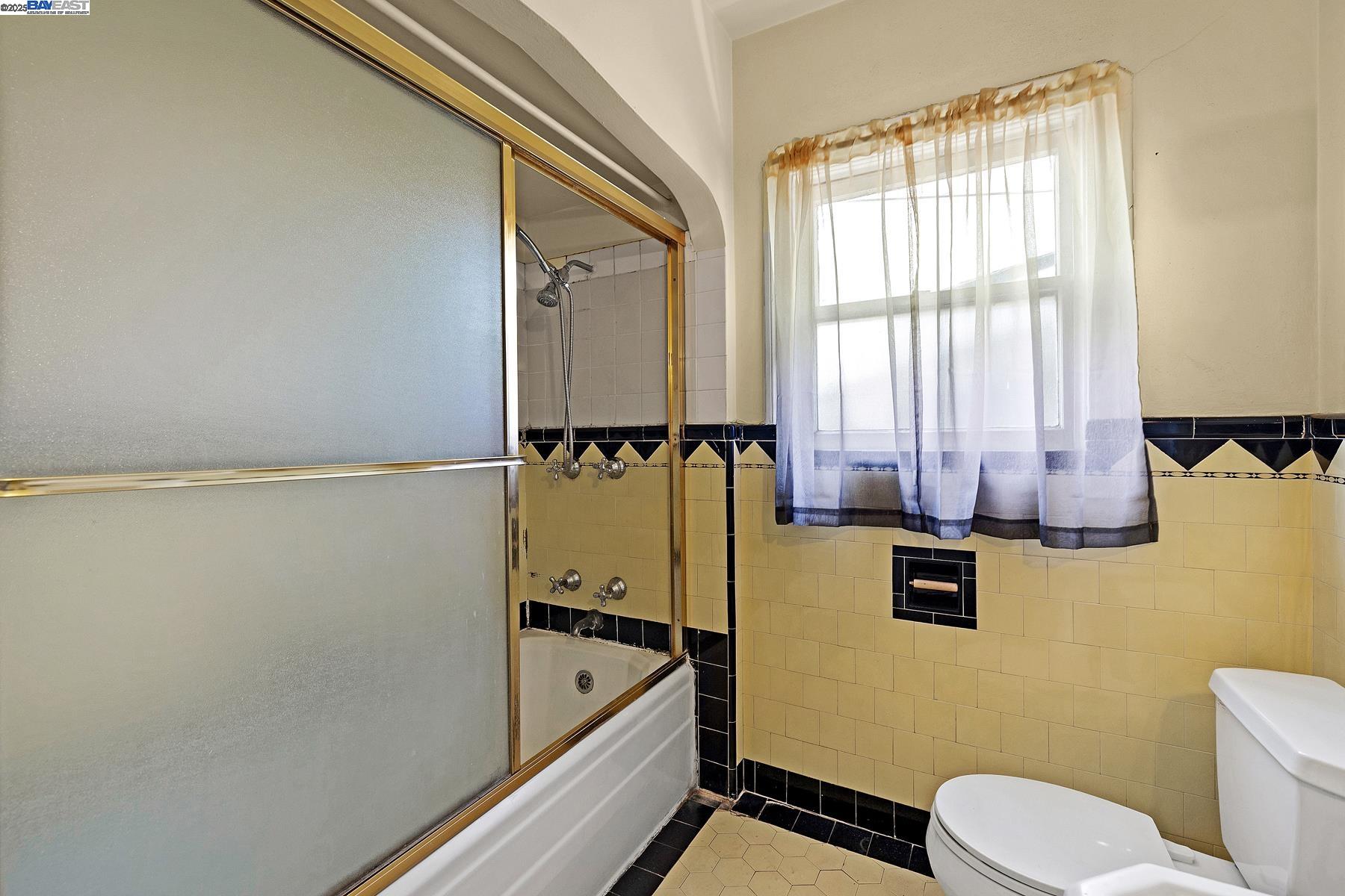 1755 Washington Ave, San Leandro, California 94577, ,Commercial Sale,For Sale,1755 Washington Ave,41104852