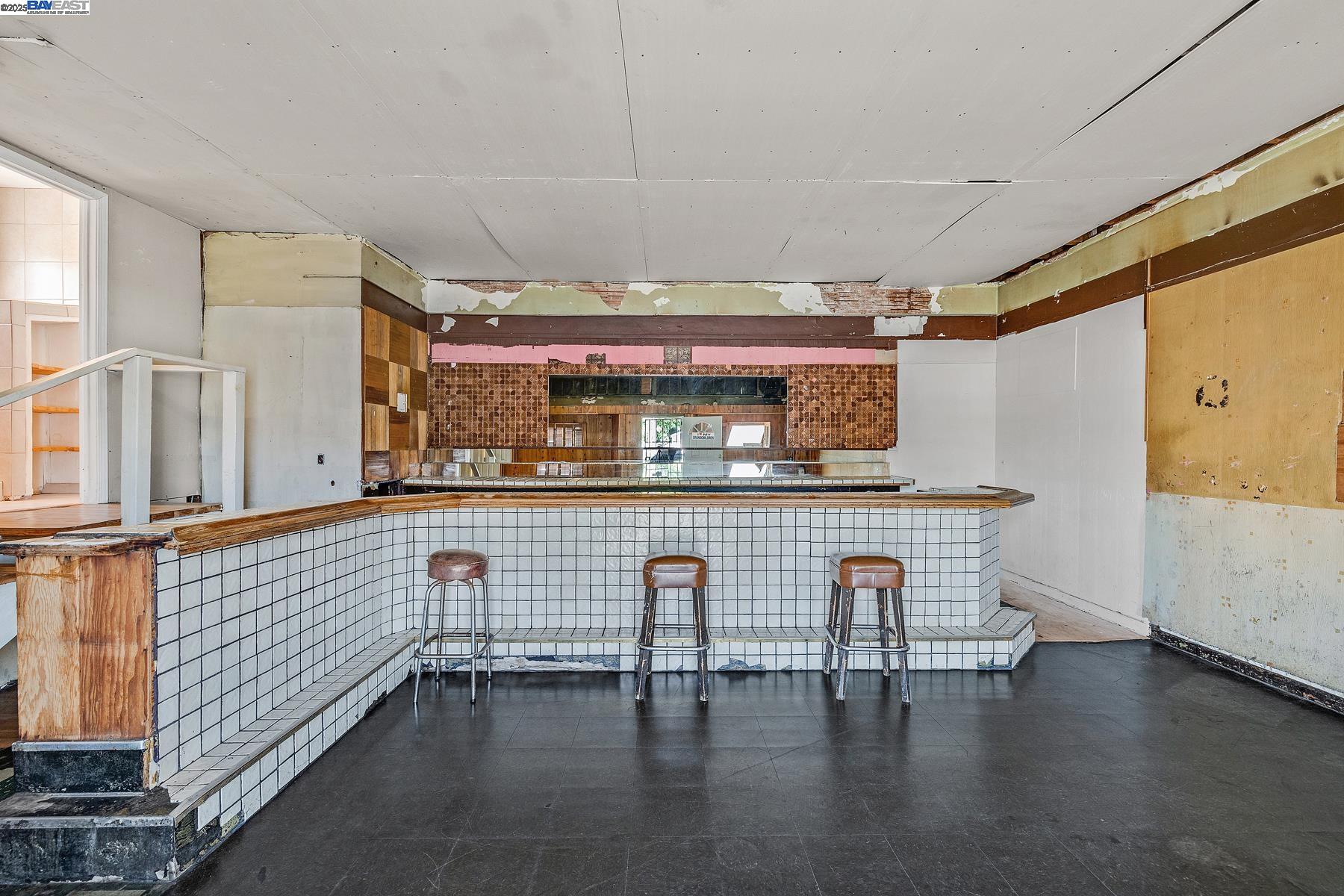 1755 Washington Ave, San Leandro, California 94577, ,Commercial Sale,For Sale,1755 Washington Ave,41104852