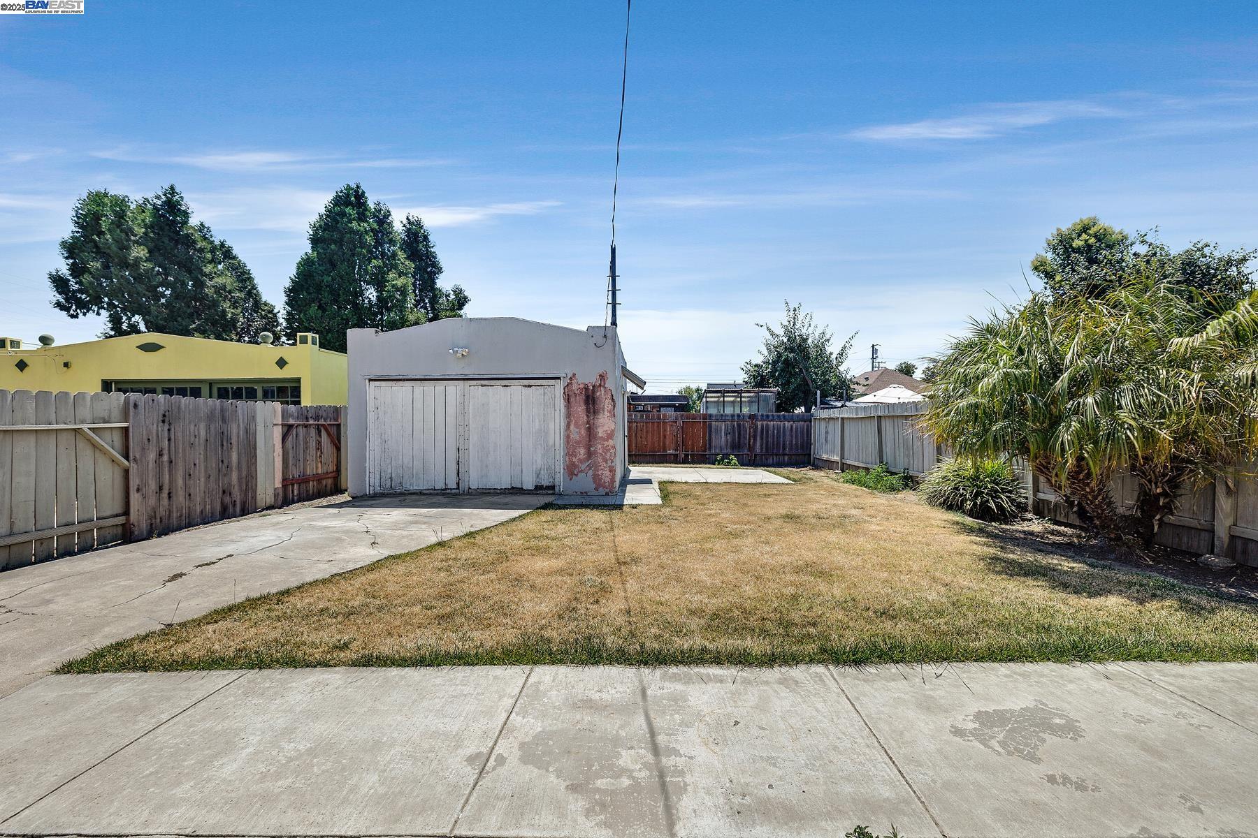 1755 Washington Ave, San Leandro, California 94577, ,Commercial Sale,For Sale,1755 Washington Ave,41104852