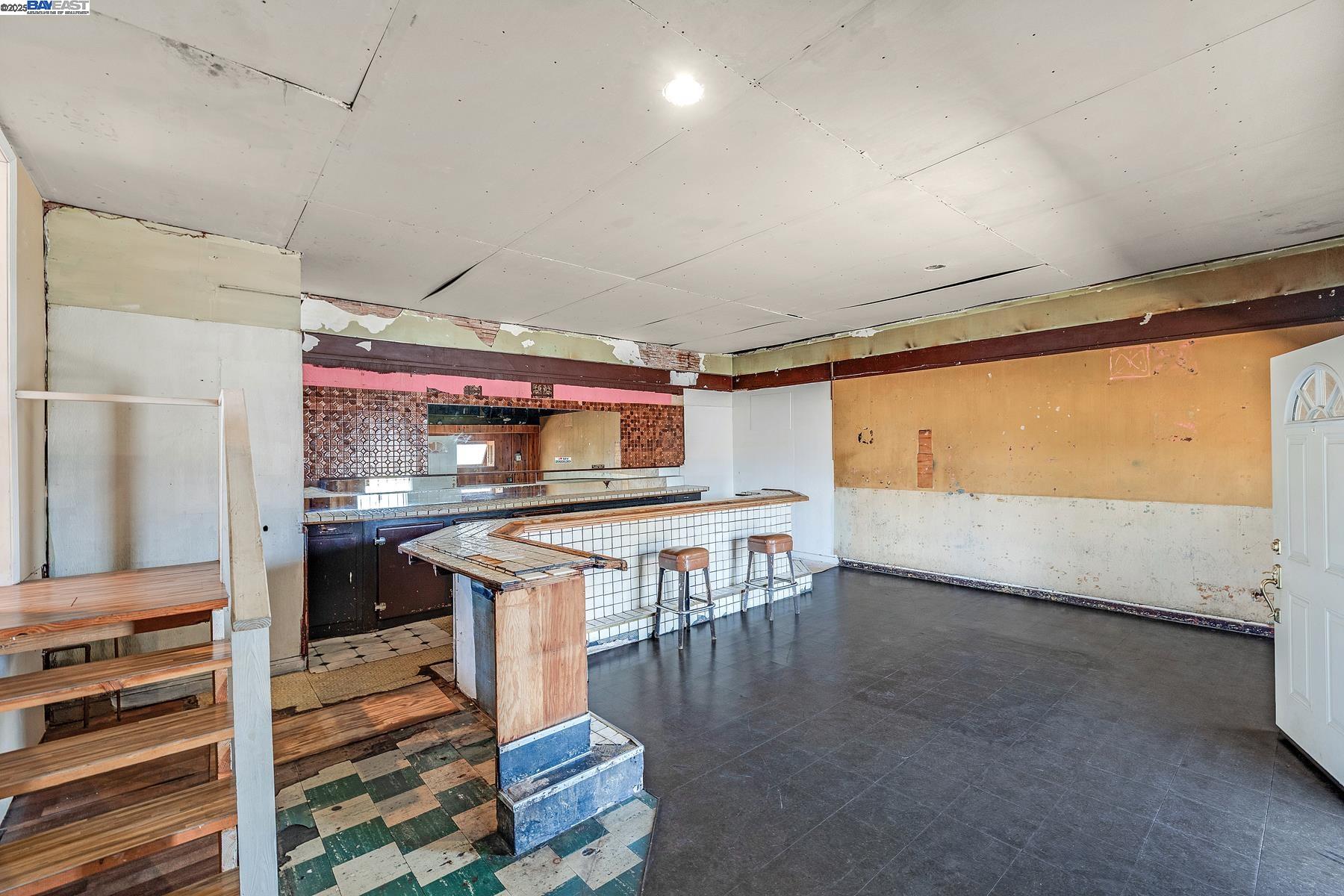 1755 Washington Ave, San Leandro, California 94577, ,Commercial Sale,For Sale,1755 Washington Ave,41104852