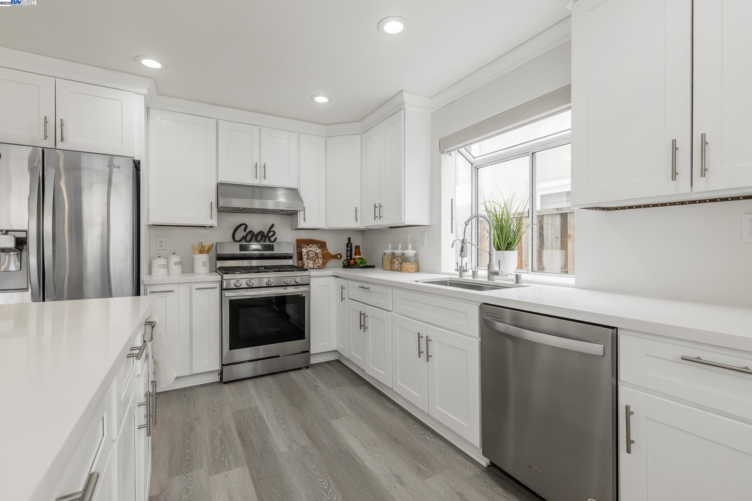 Detail Gallery Image 10 of 33 For 1355 Elkwood Dr, Milpitas,  CA 95035 - 3 Beds | 2/1 Baths