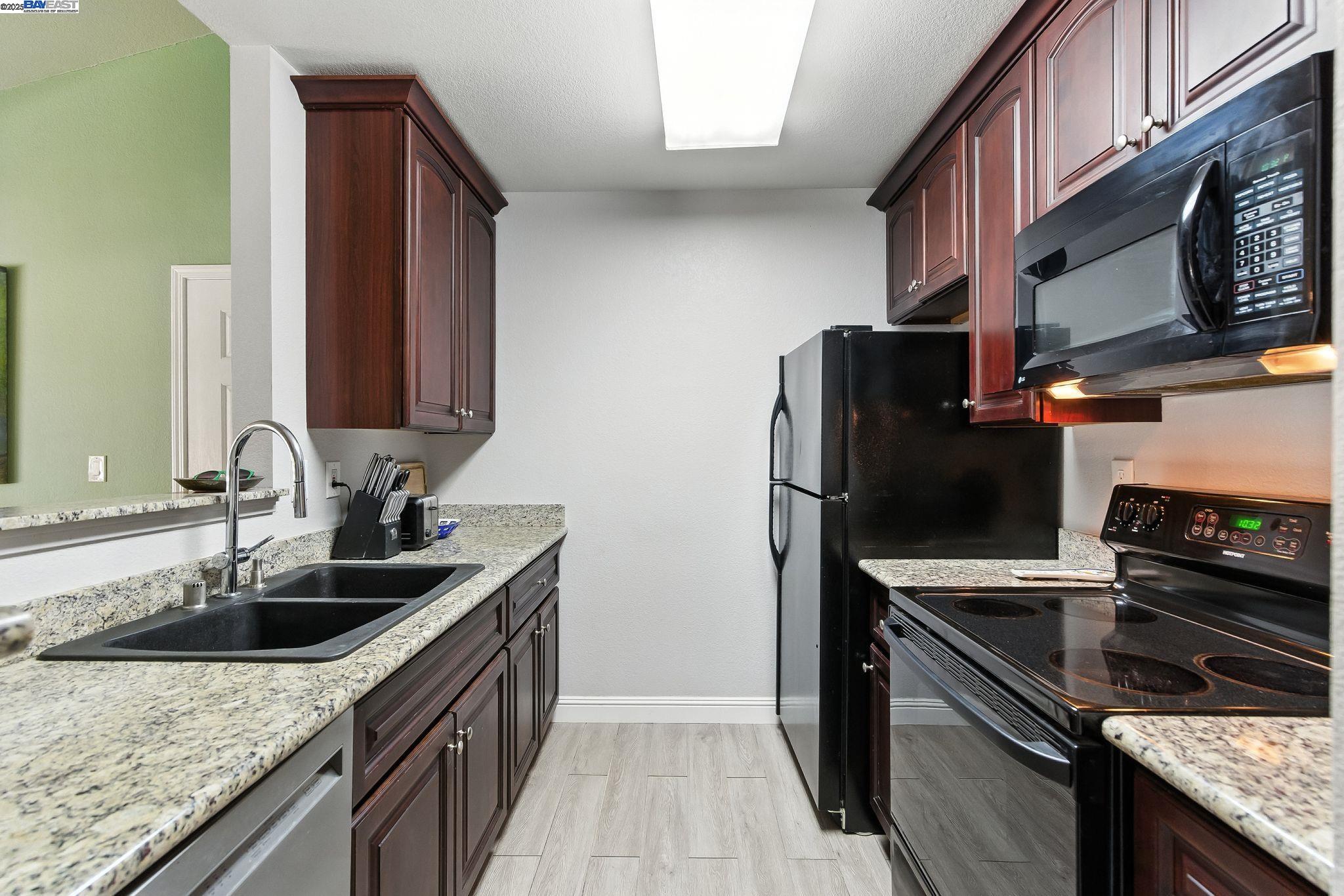 140 Reflections Dr # 28, San Ramon, California 94583, 1 Bedroom Bedrooms, 3 Rooms Rooms,1 BathroomBathrooms,Residential,For Sale,140 Reflections Dr # 28,41104854