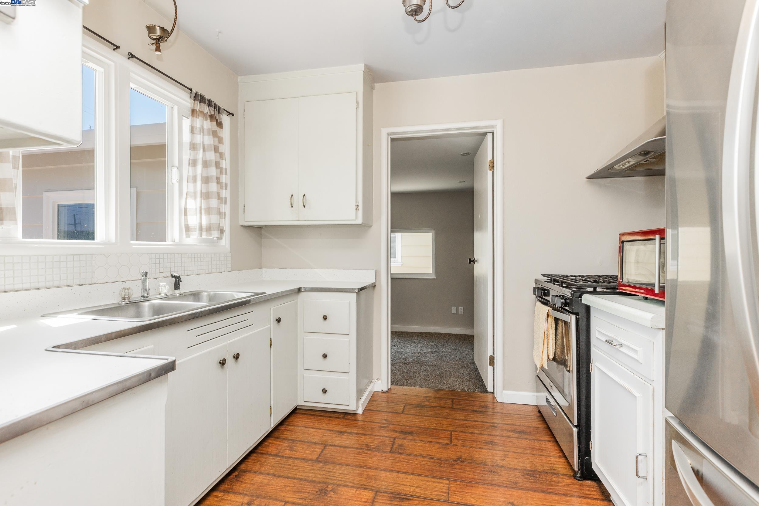 21259 Hobert St, Castro Valley, California 94546, 3 Bedrooms Bedrooms, 7 Rooms Rooms,2 BathroomsBathrooms,Residential,For Sale,21259 Hobert St,41104855