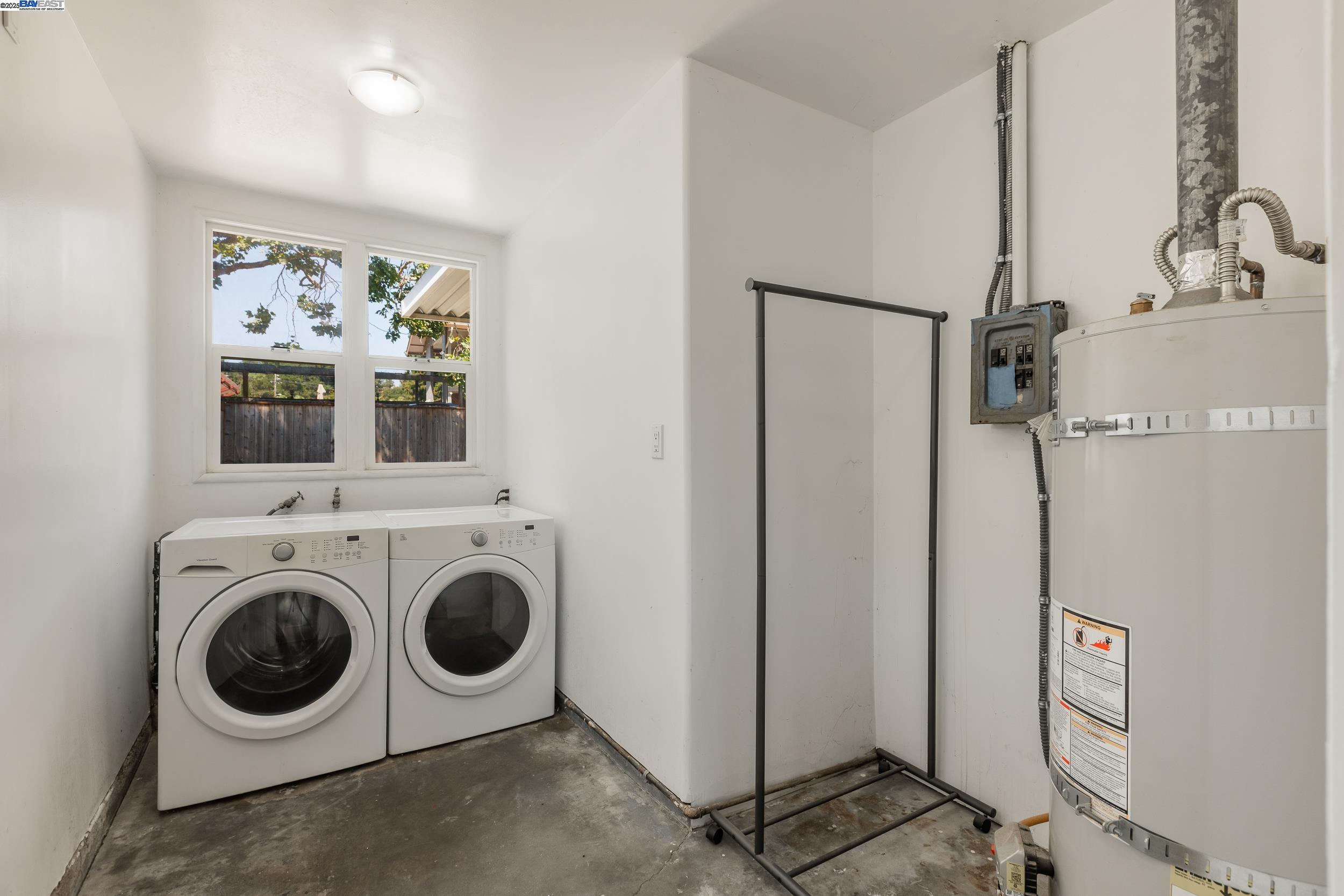 21259 Hobert St, Castro Valley, California 94546, 3 Bedrooms Bedrooms, 7 Rooms Rooms,2 BathroomsBathrooms,Residential,For Sale,21259 Hobert St,41104855