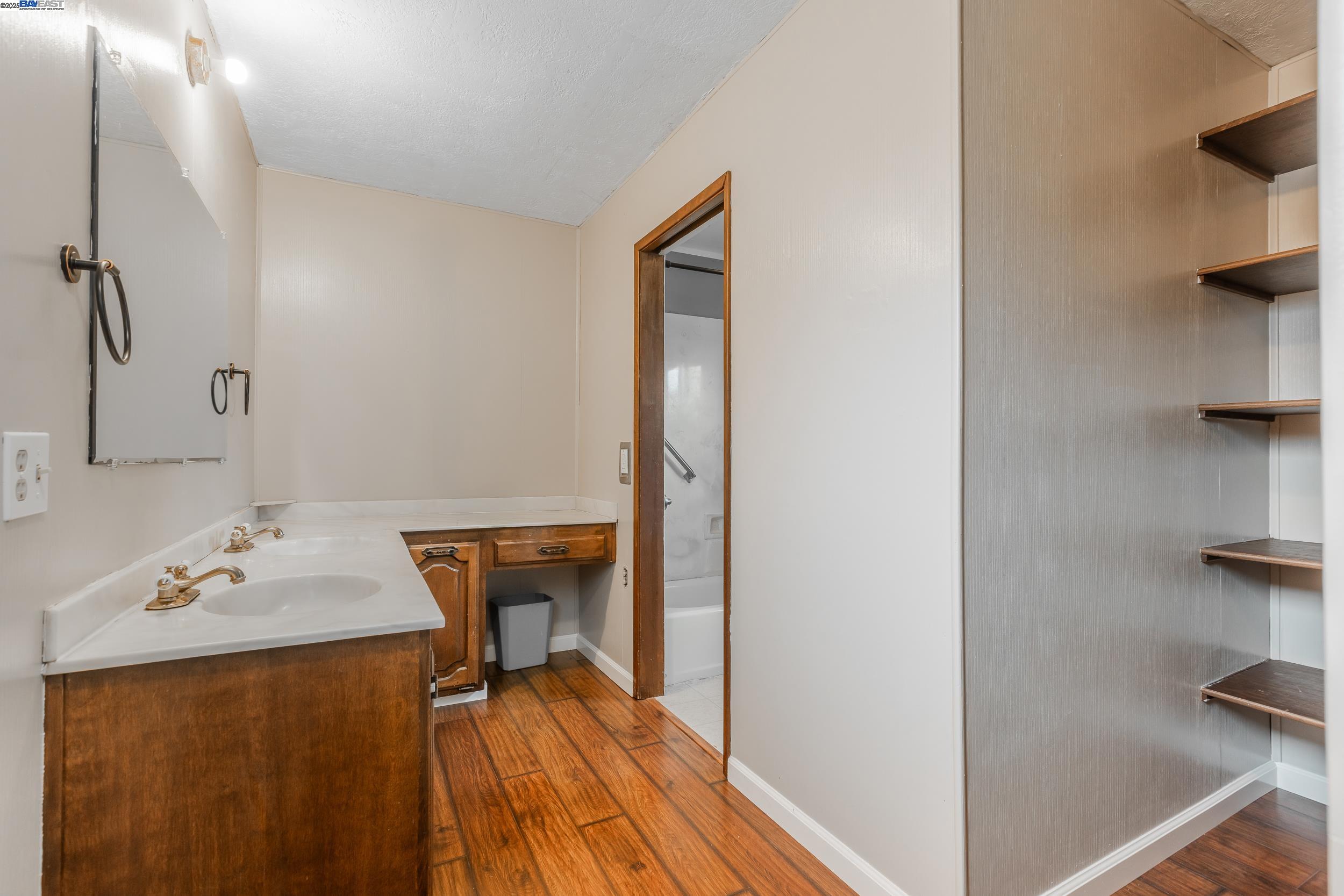 21259 Hobert St, Castro Valley, California 94546, 3 Bedrooms Bedrooms, 7 Rooms Rooms,2 BathroomsBathrooms,Residential,For Sale,21259 Hobert St,41104855